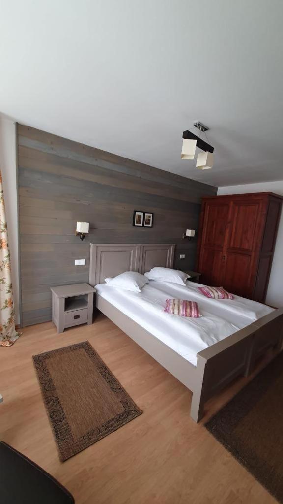 Large Double or Twin Room