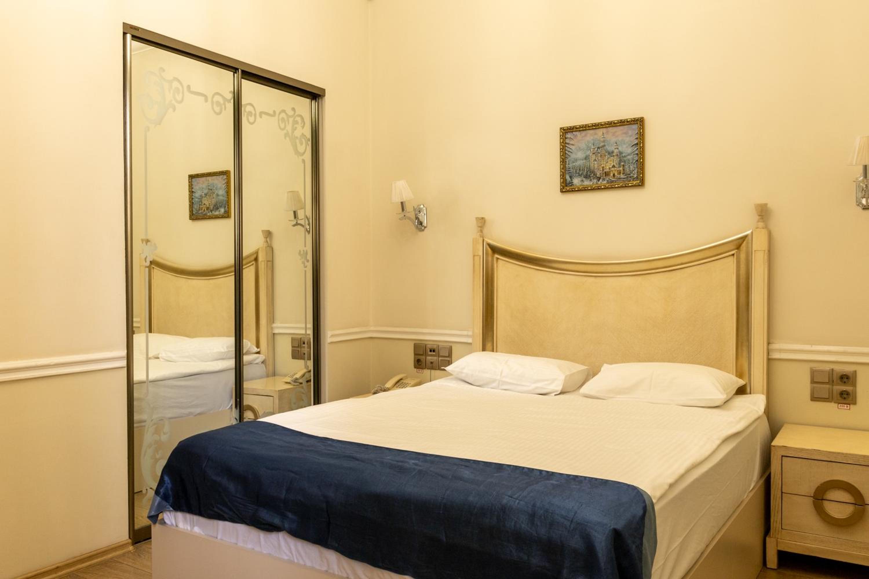 Double or Twin Room photo 2