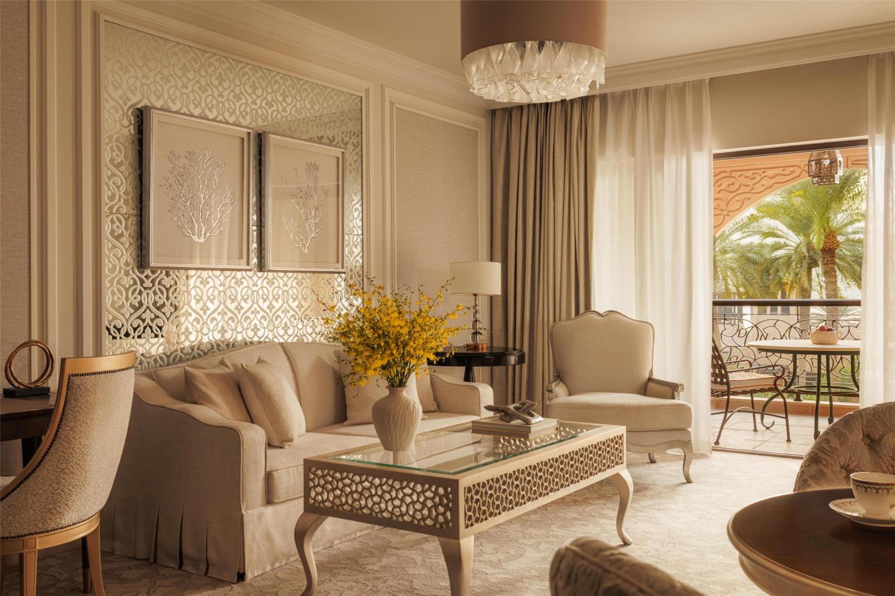Arabian Court Garden Executive Suite - Uae Resident, Uae Id Mandatory - Includes 500 Aed Daily Credit, Drift Beach Club Access, Host Service, Waterpark Access