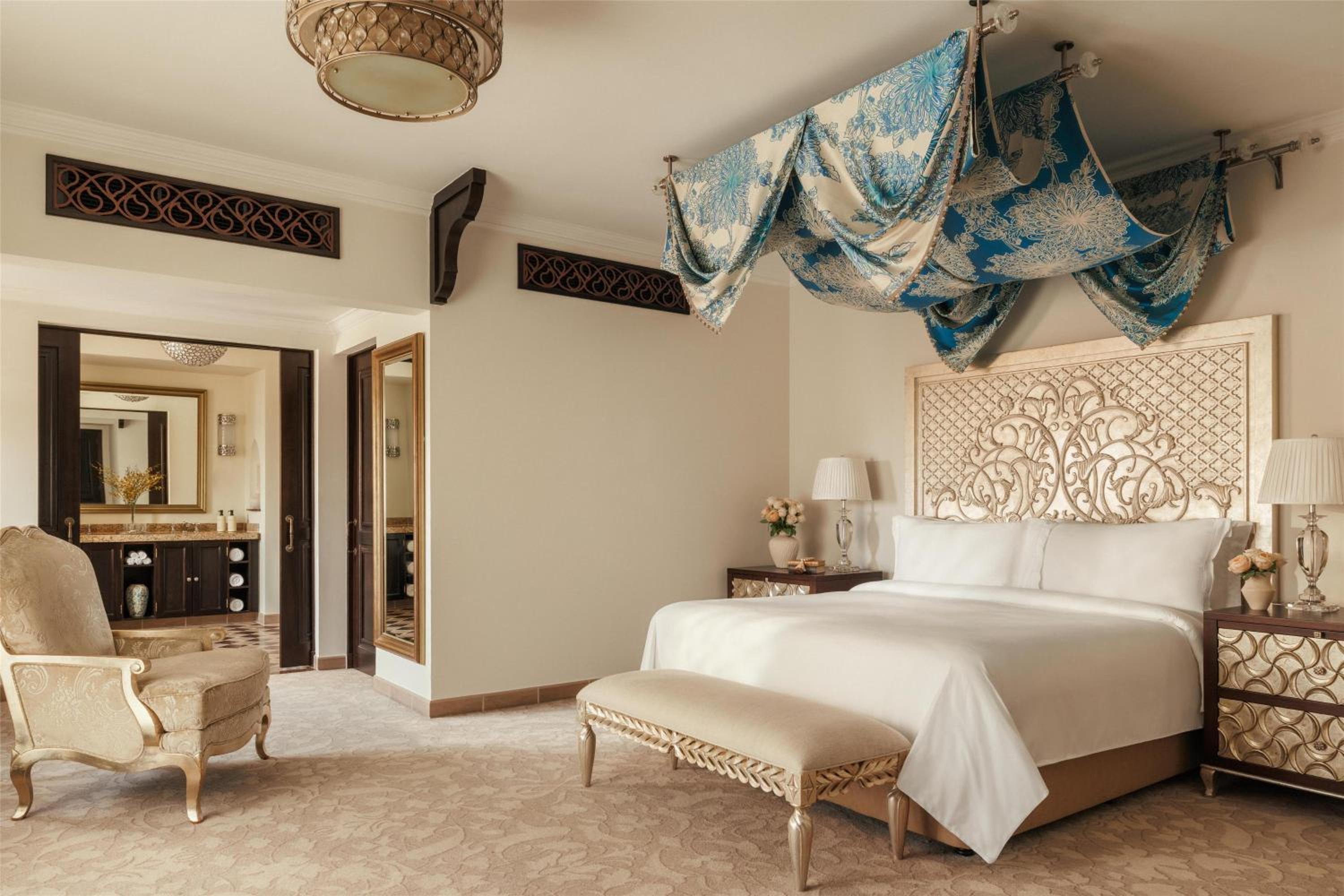 Arabian Court Prince Suite – UAE Resident, UAE ID Mandatory - includes 500 AED daily credit, DRIFT Beach Club Access, Host Service, Waterpark Access
