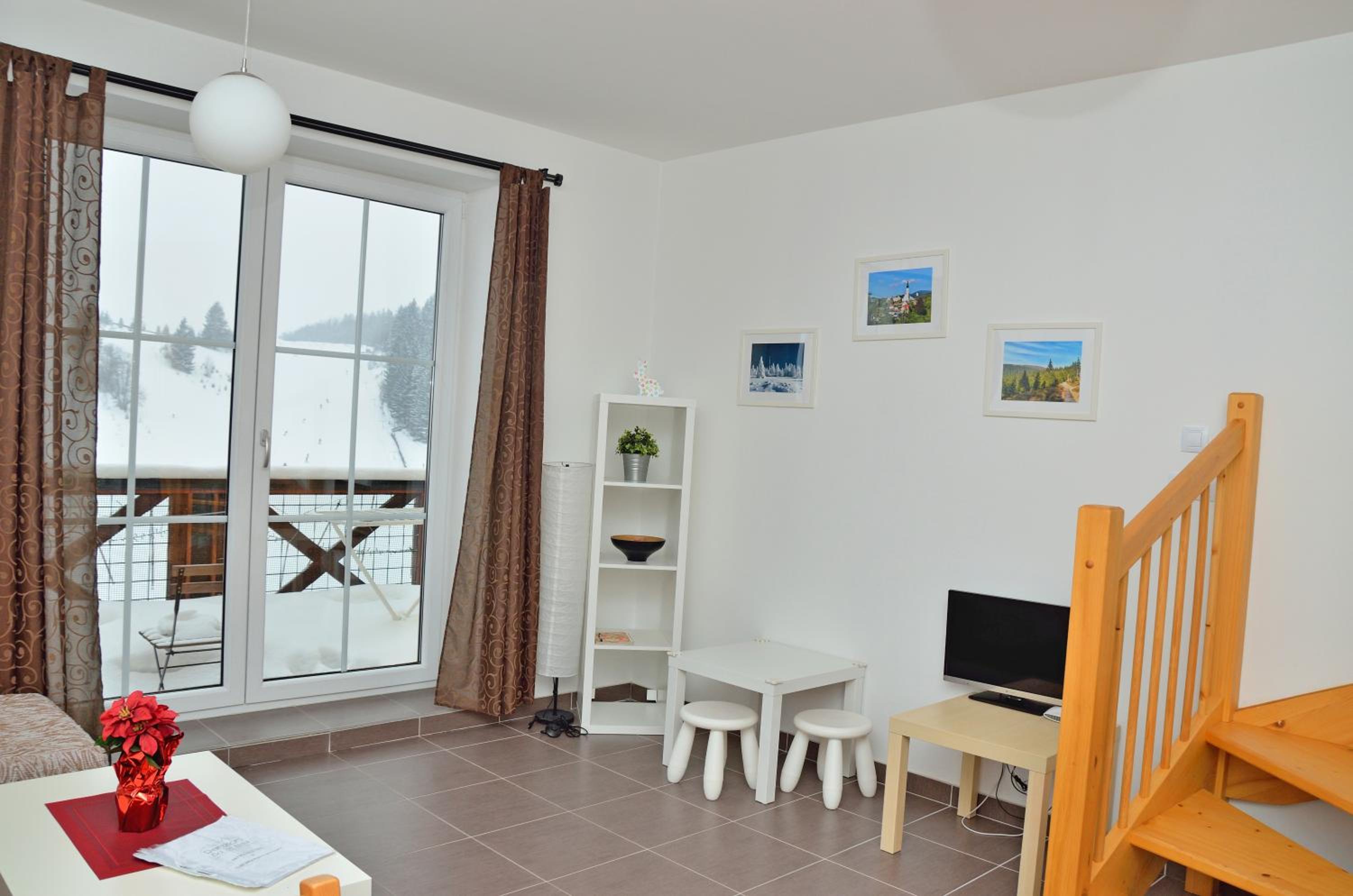Apartment with Mountain View photo 1