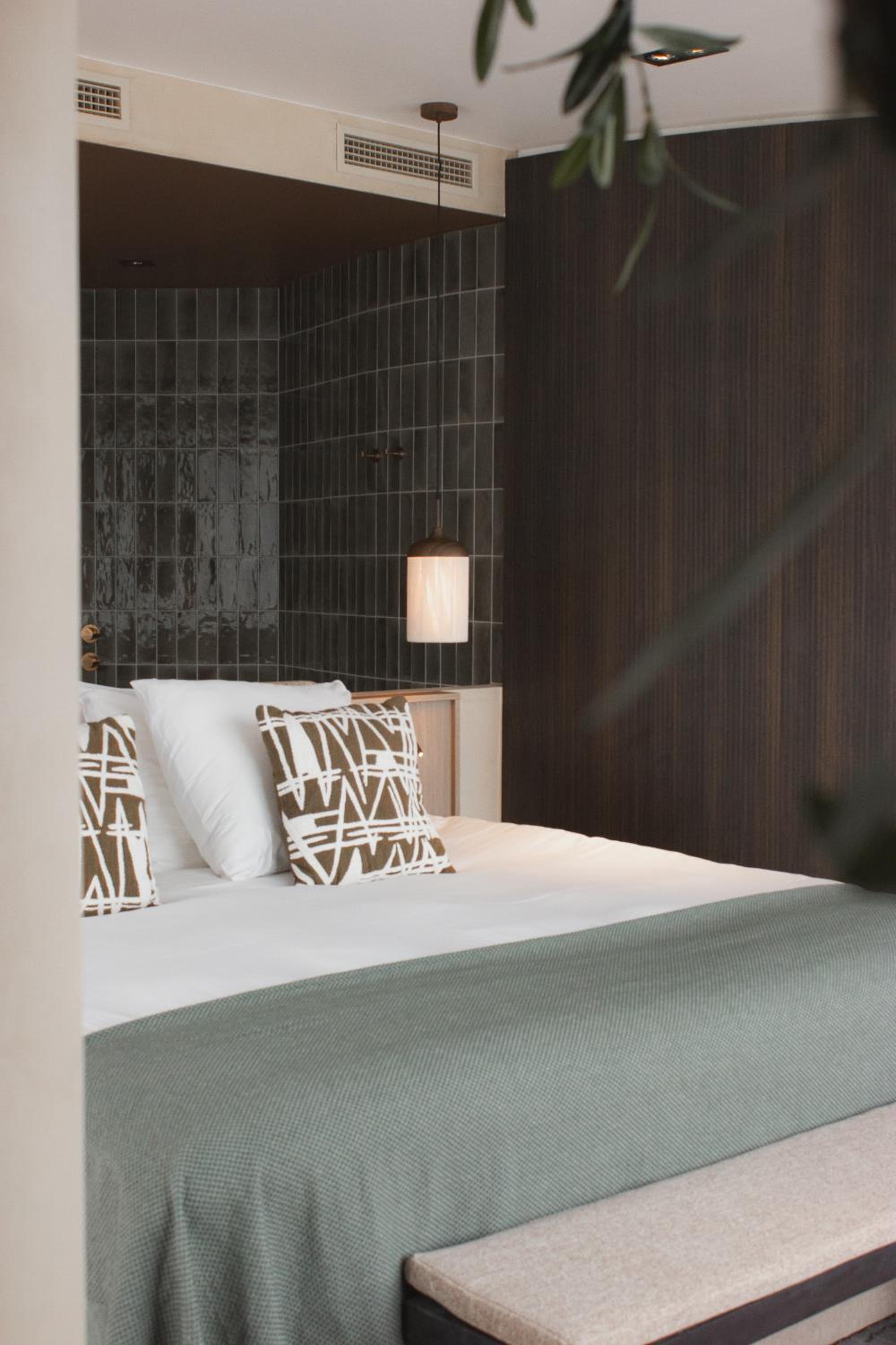 Royal Sauna Suite with Spa Access