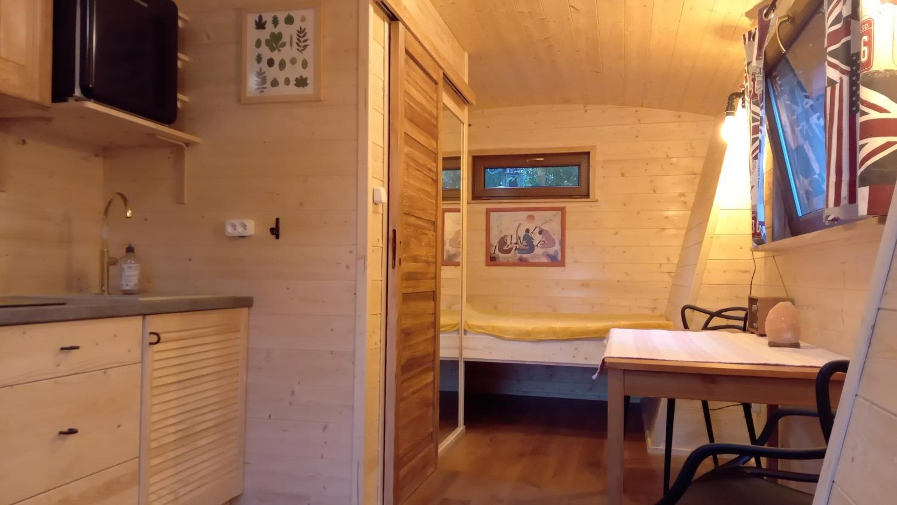 Mobile Home photo 3