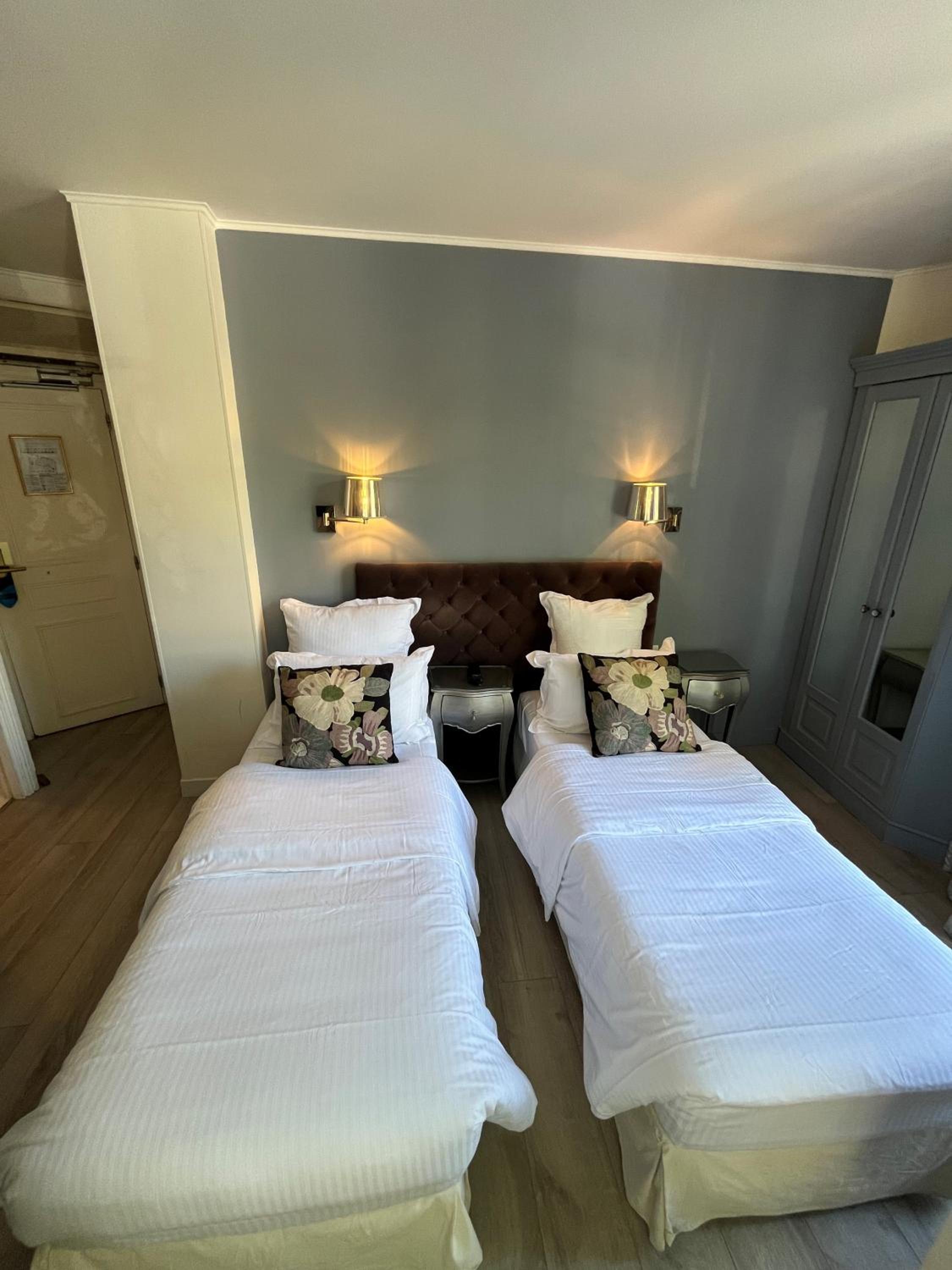 Deluxe Twin Room photo 2