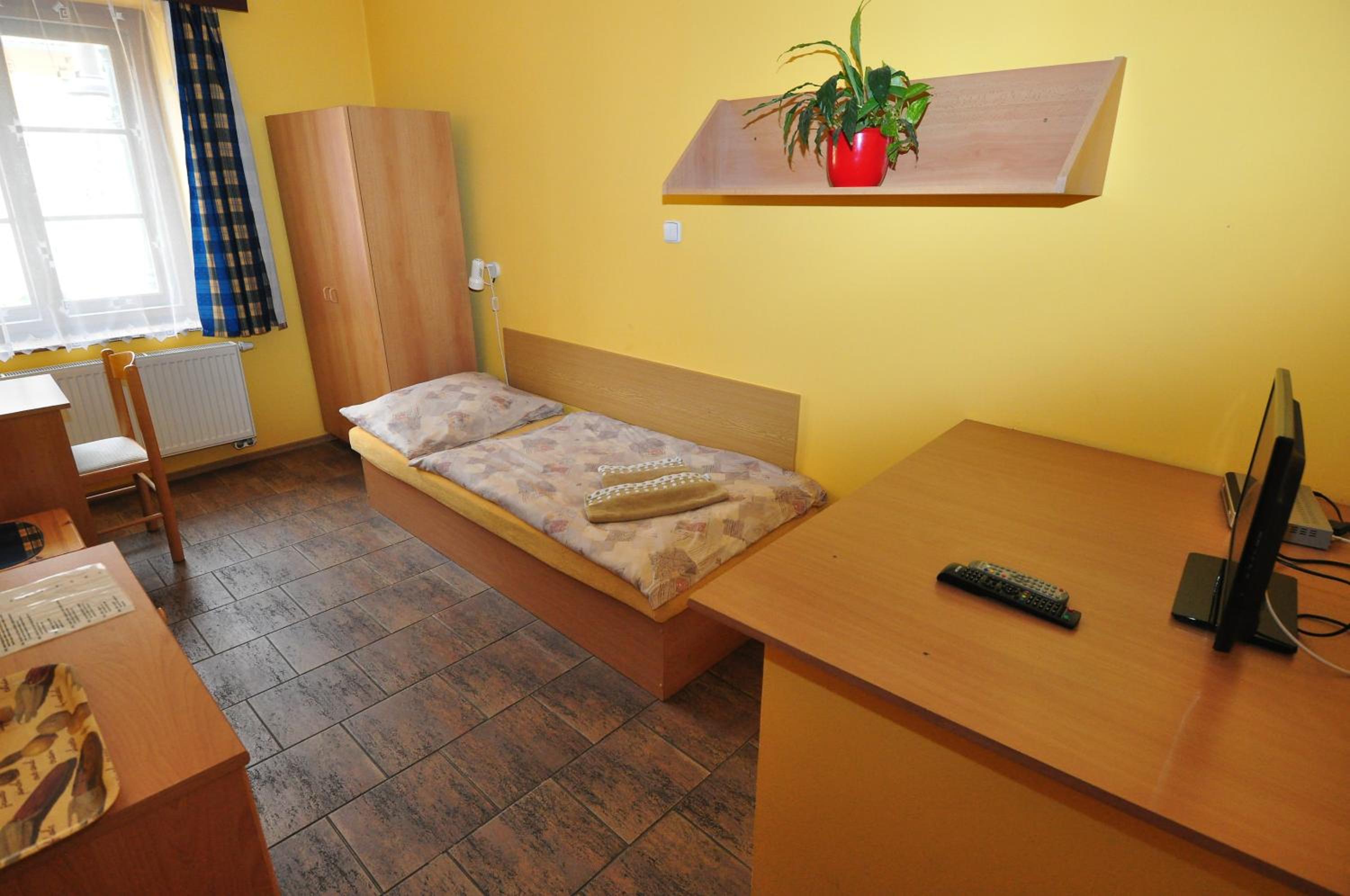 Double or Twin Room - Photo 16