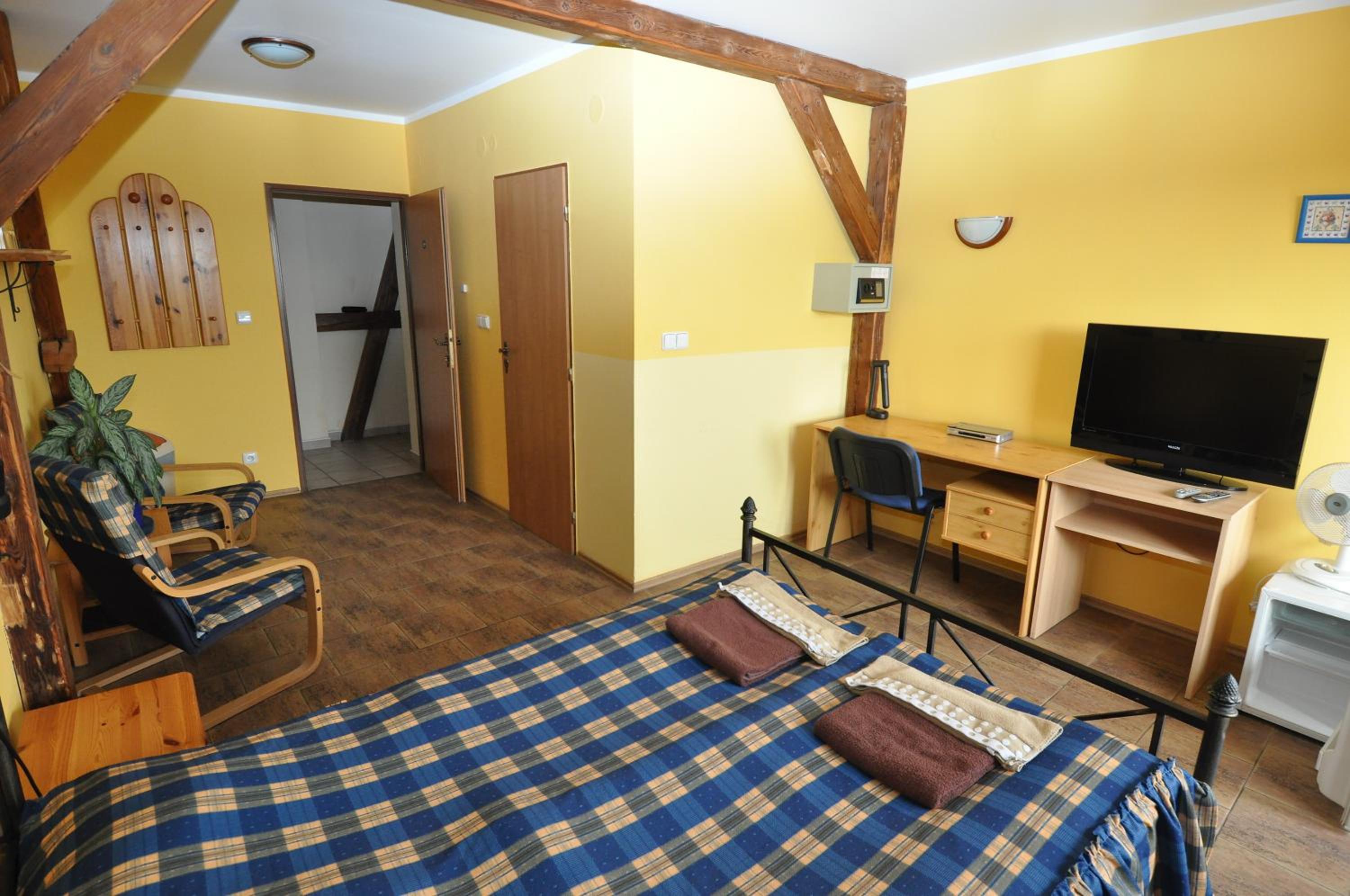 Double or Twin Room - Photo 17
