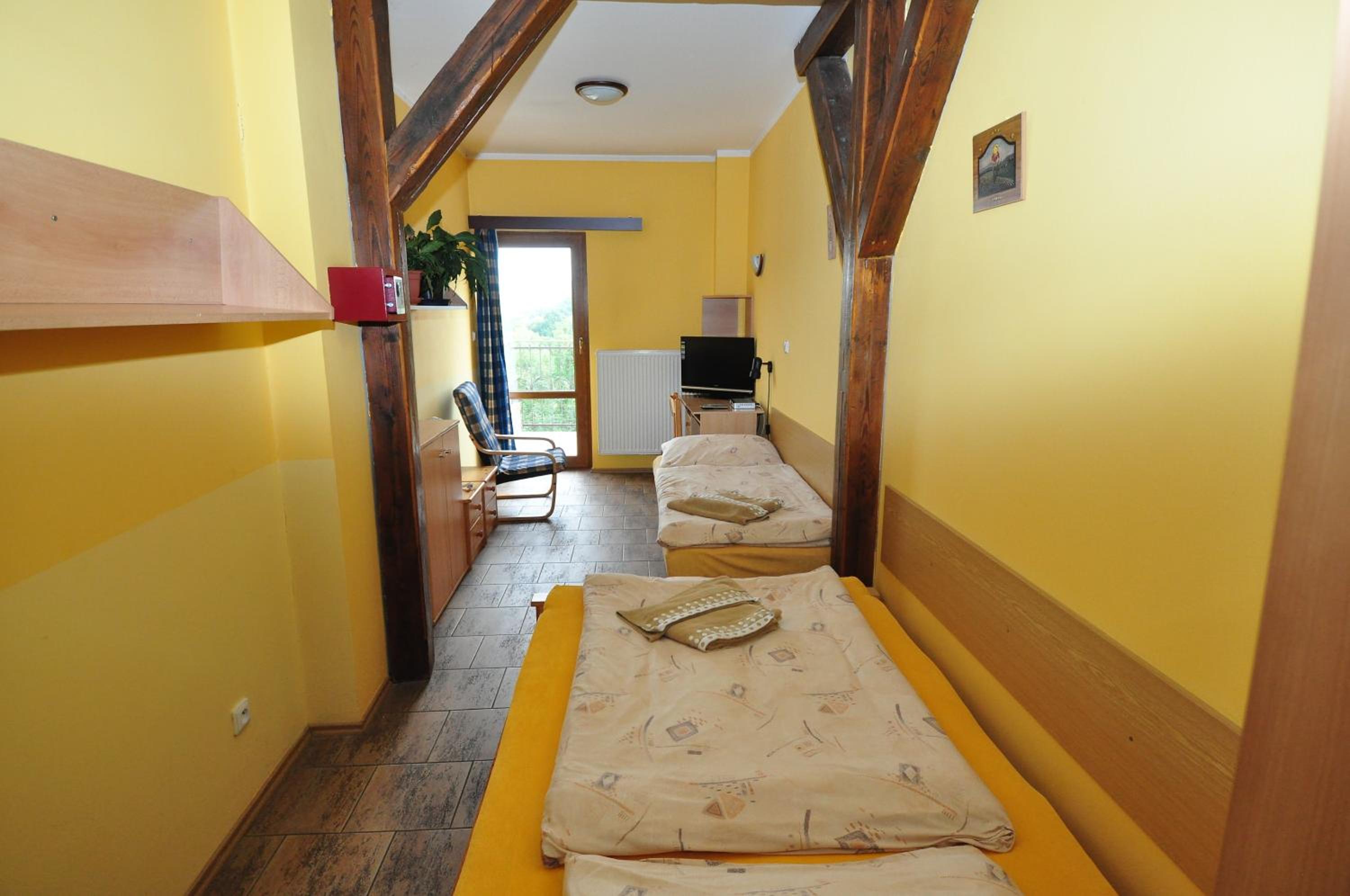 Double or Twin Room - Photo 18