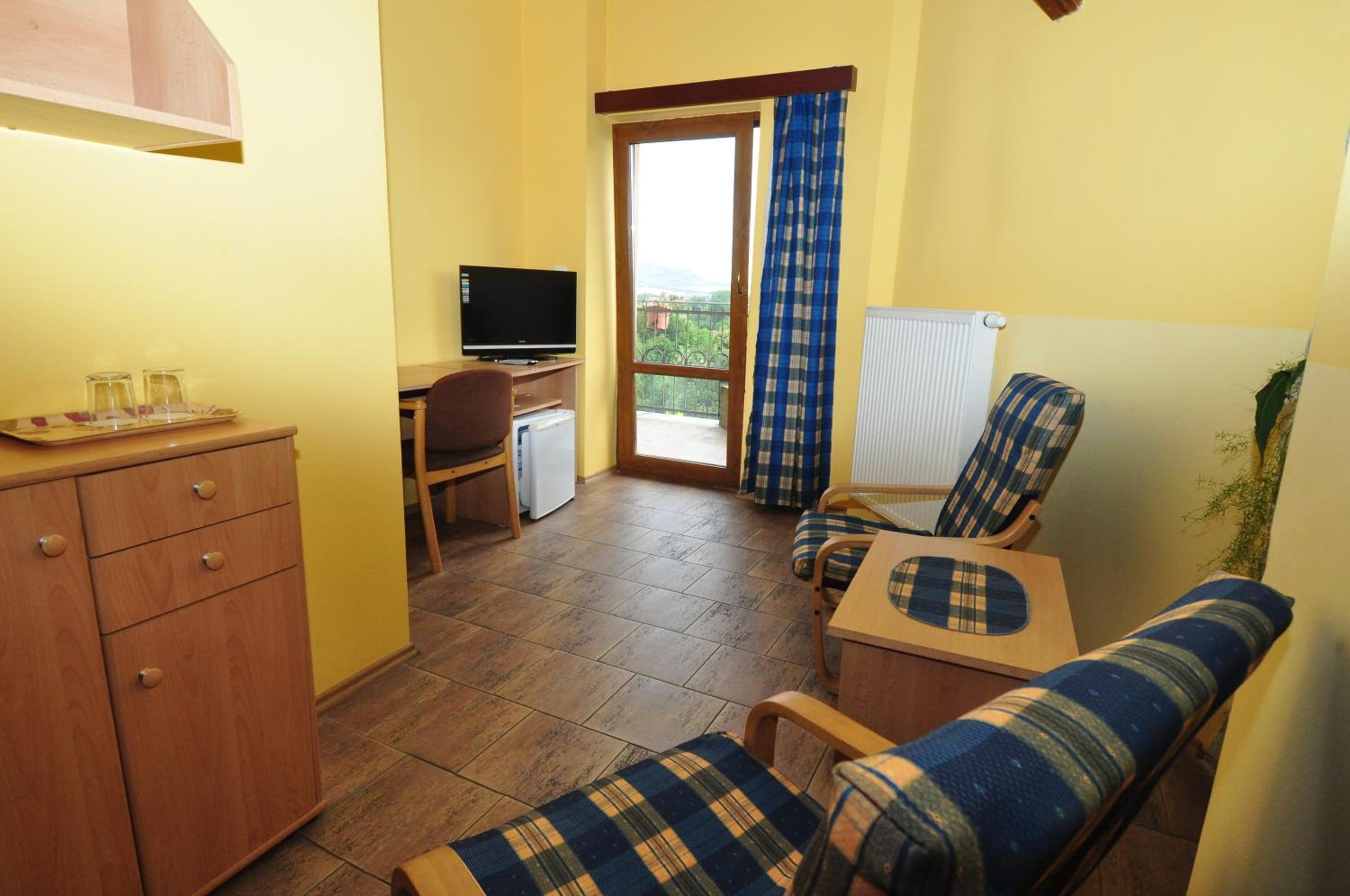 Double or Twin Room - Photo 21