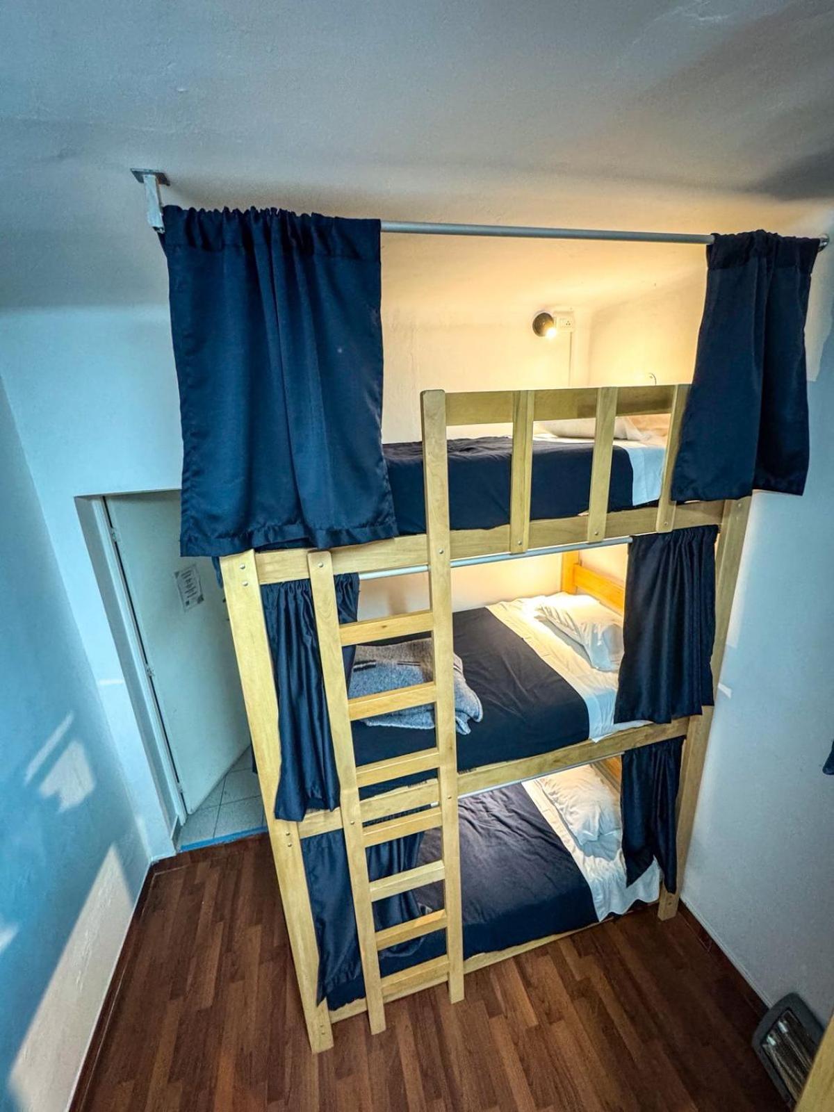 6-Bed Mixed Dormitory Room photo 1