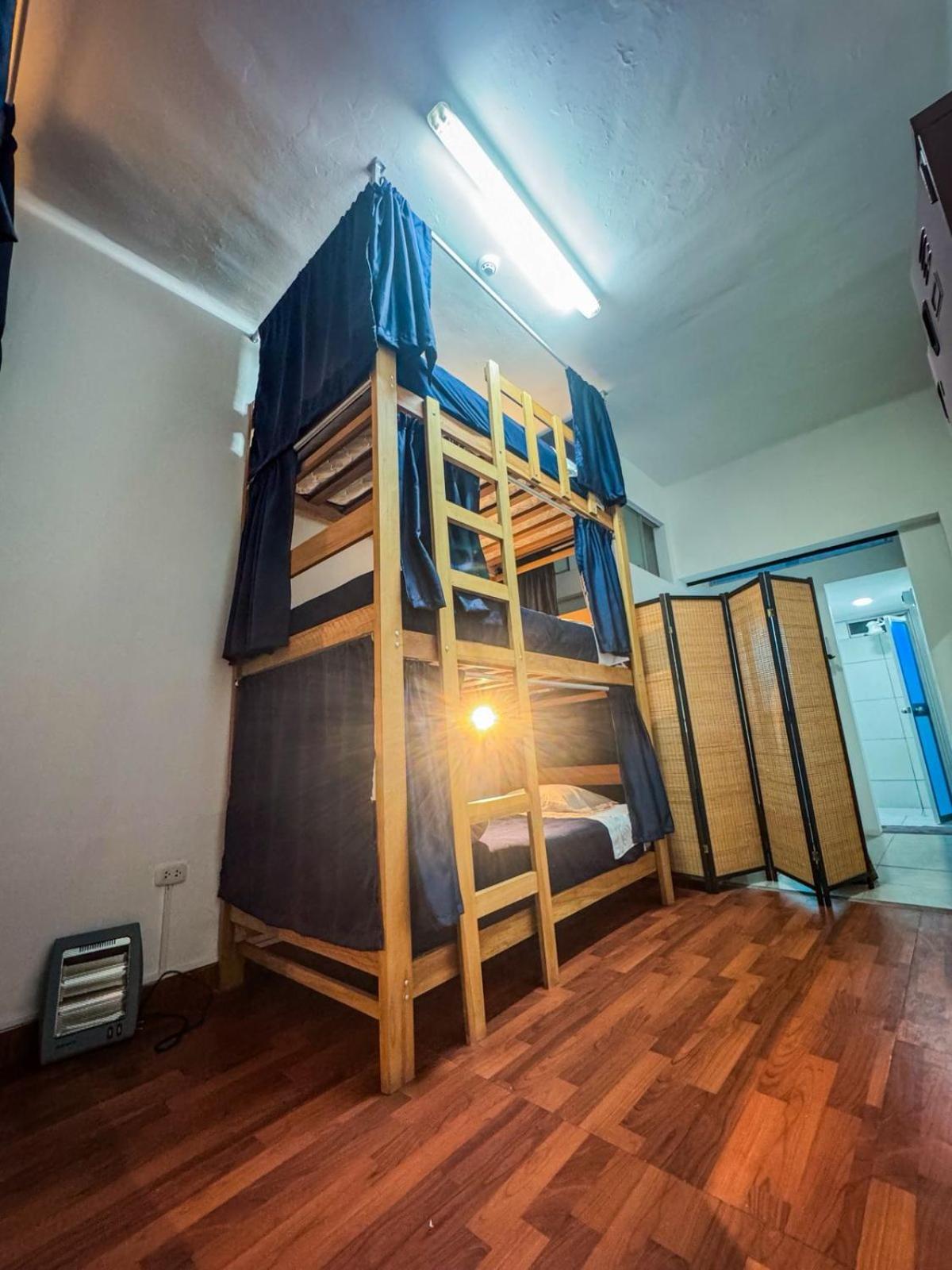 6-Bed Mixed Dormitory Room photo 2