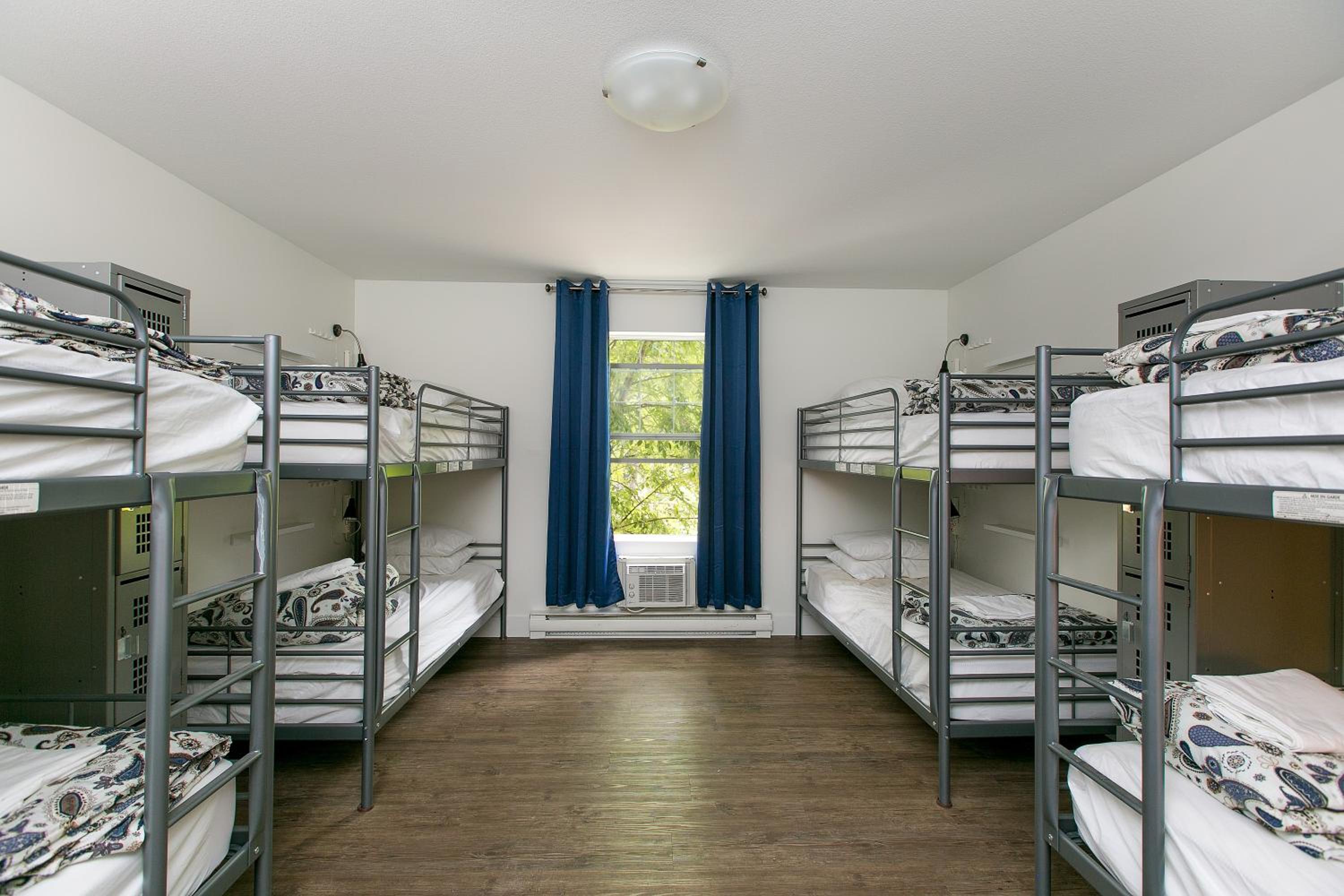 Single Bed in 8-Bed Mixed Dormitory Room photo 3