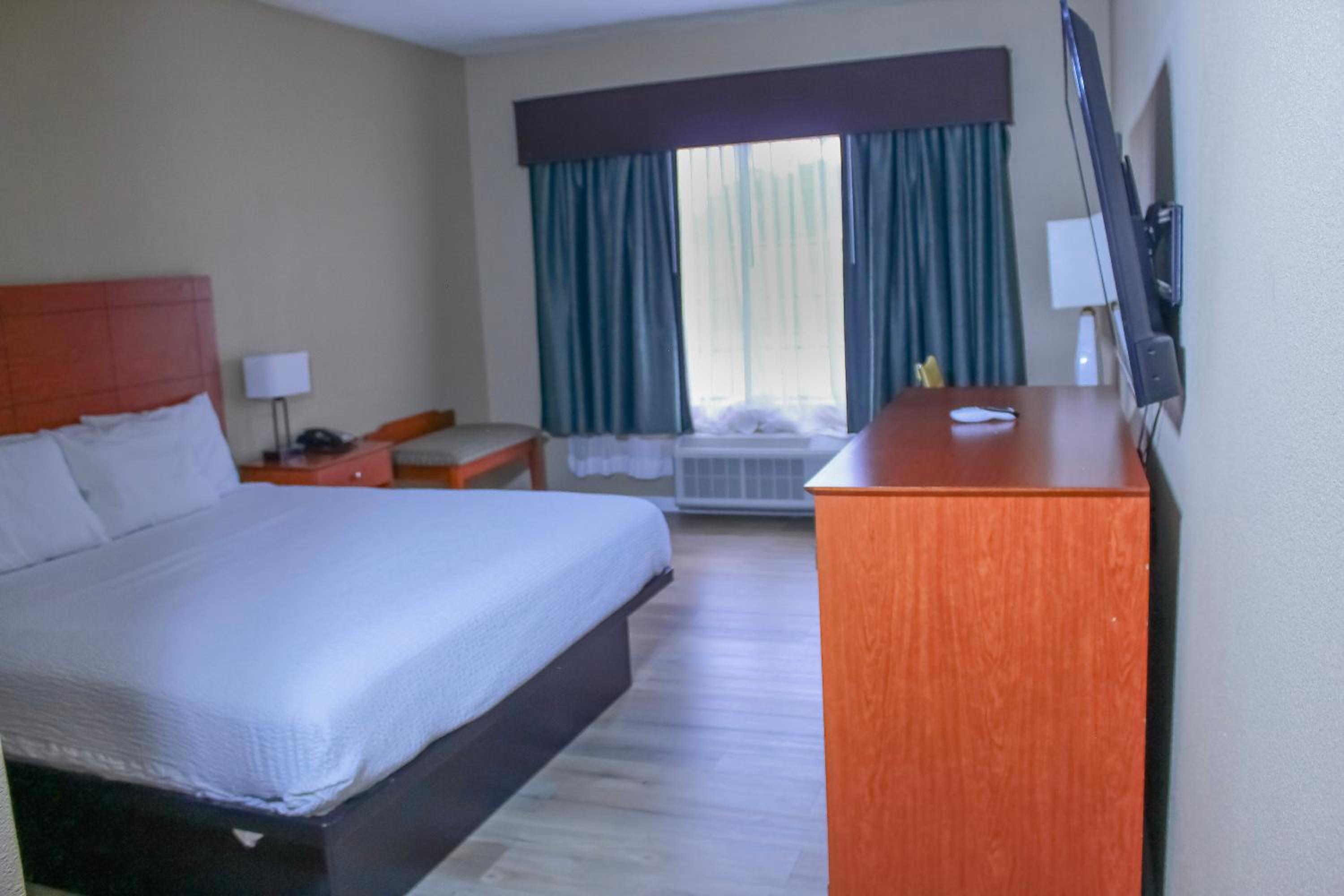 King Room - Non-Smoking - Photo 1