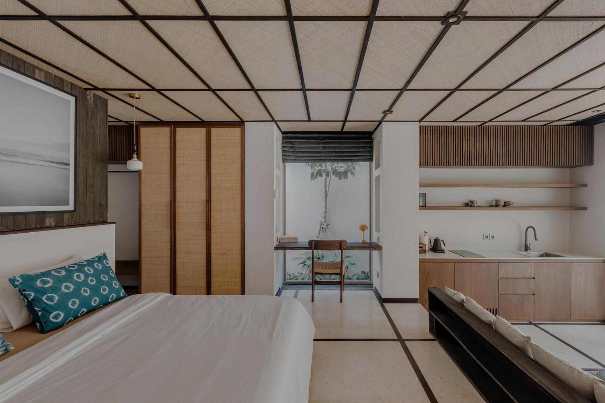 Superior King Suite