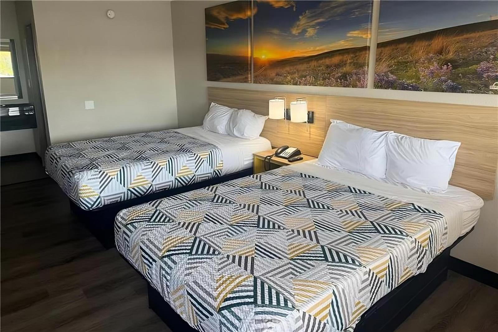 Double Room with Two Double Beds - Non-Smoking - Photo 7