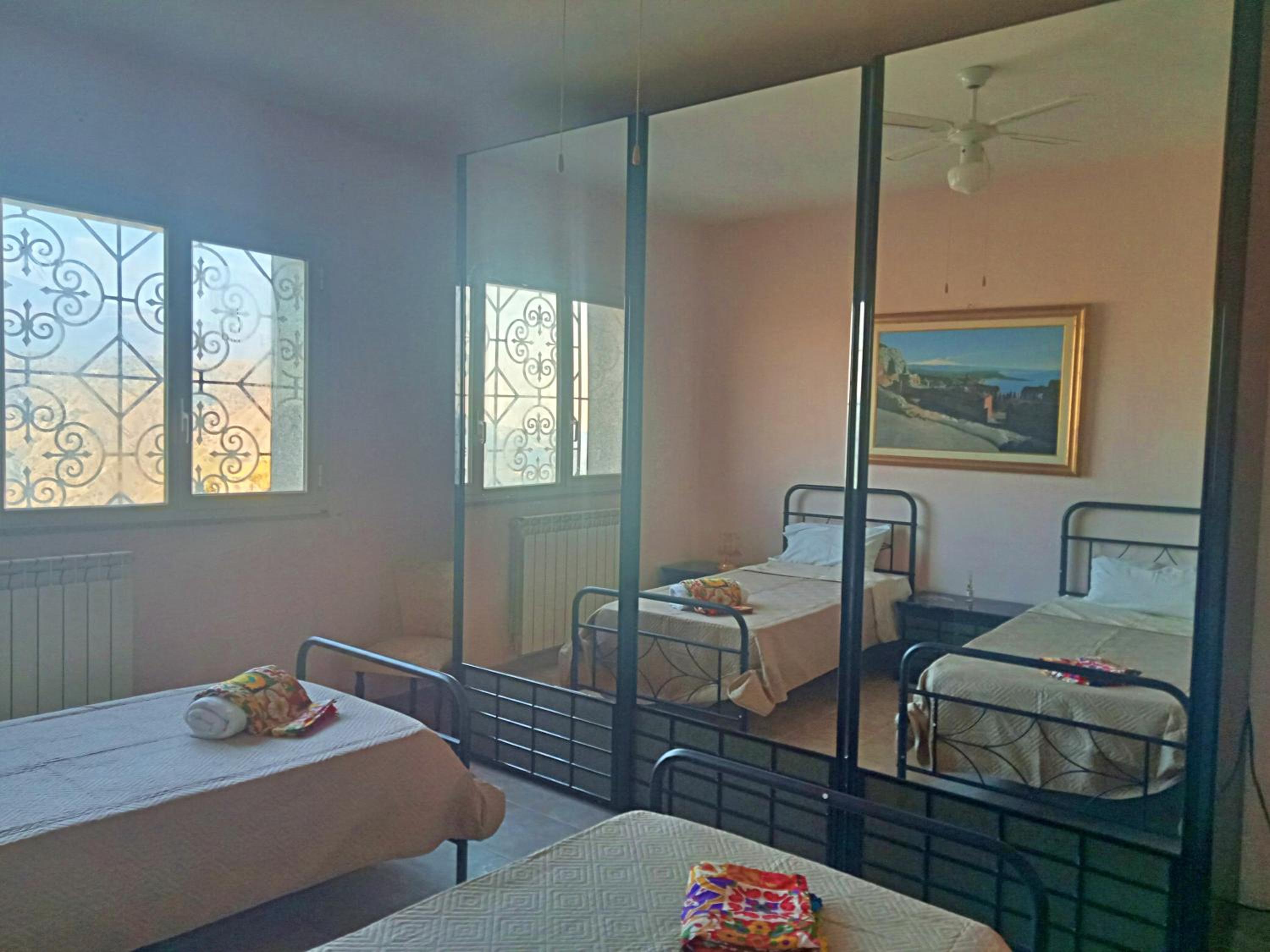 Double or Twin Room with Mountain View
