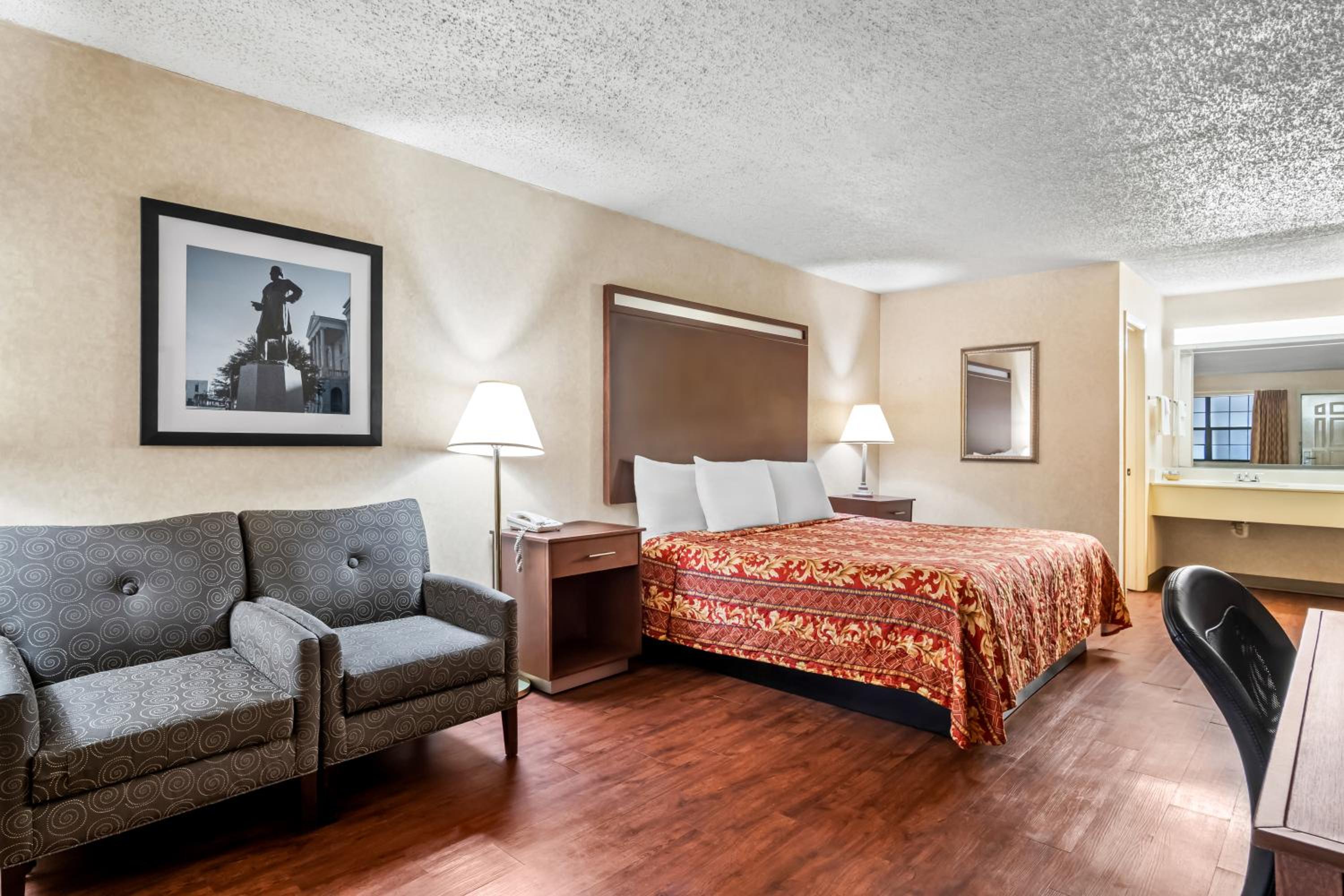 King Room - Non-Smoking - Photo 1