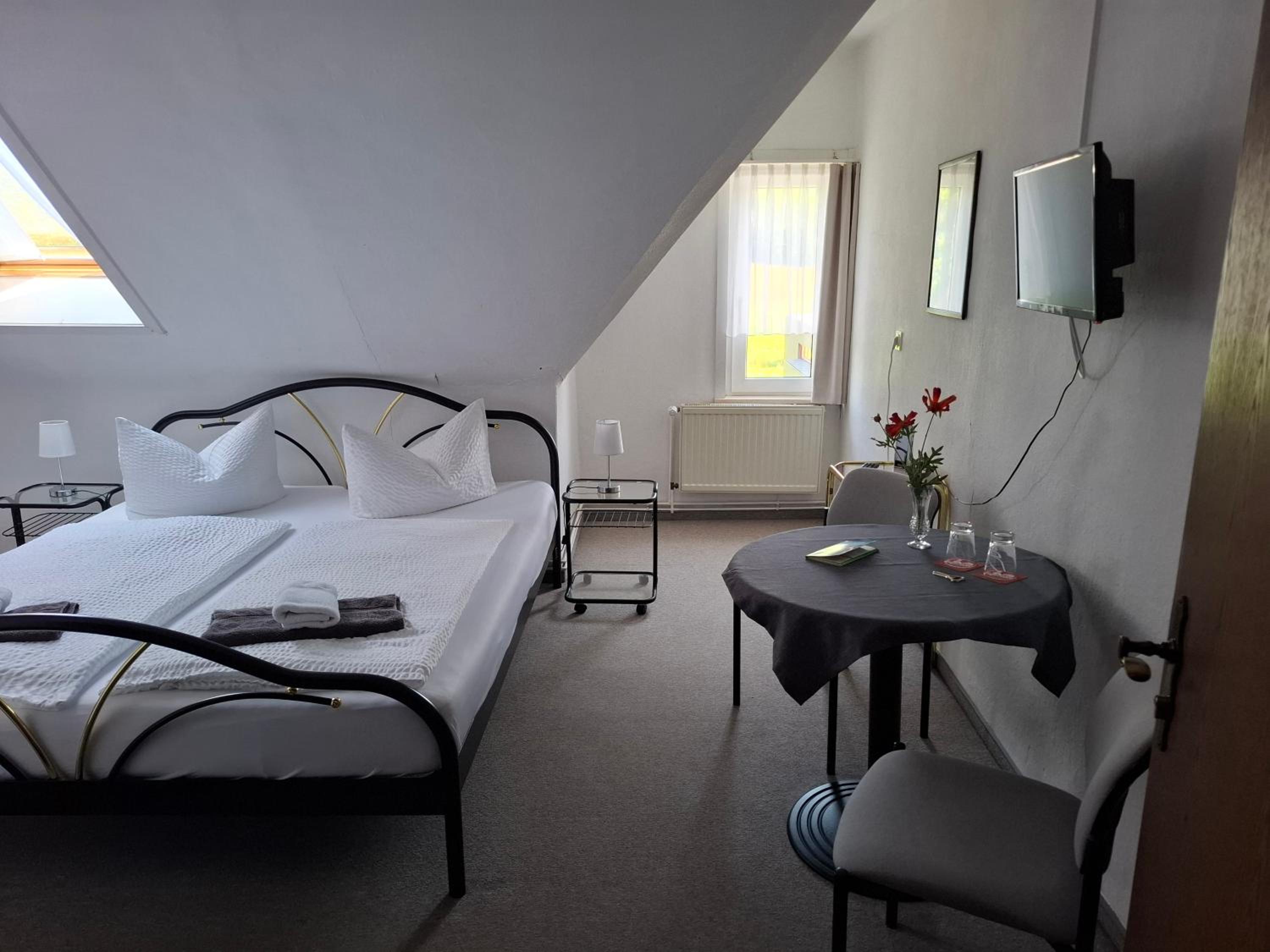 Double Room with Extra Bed photo 3