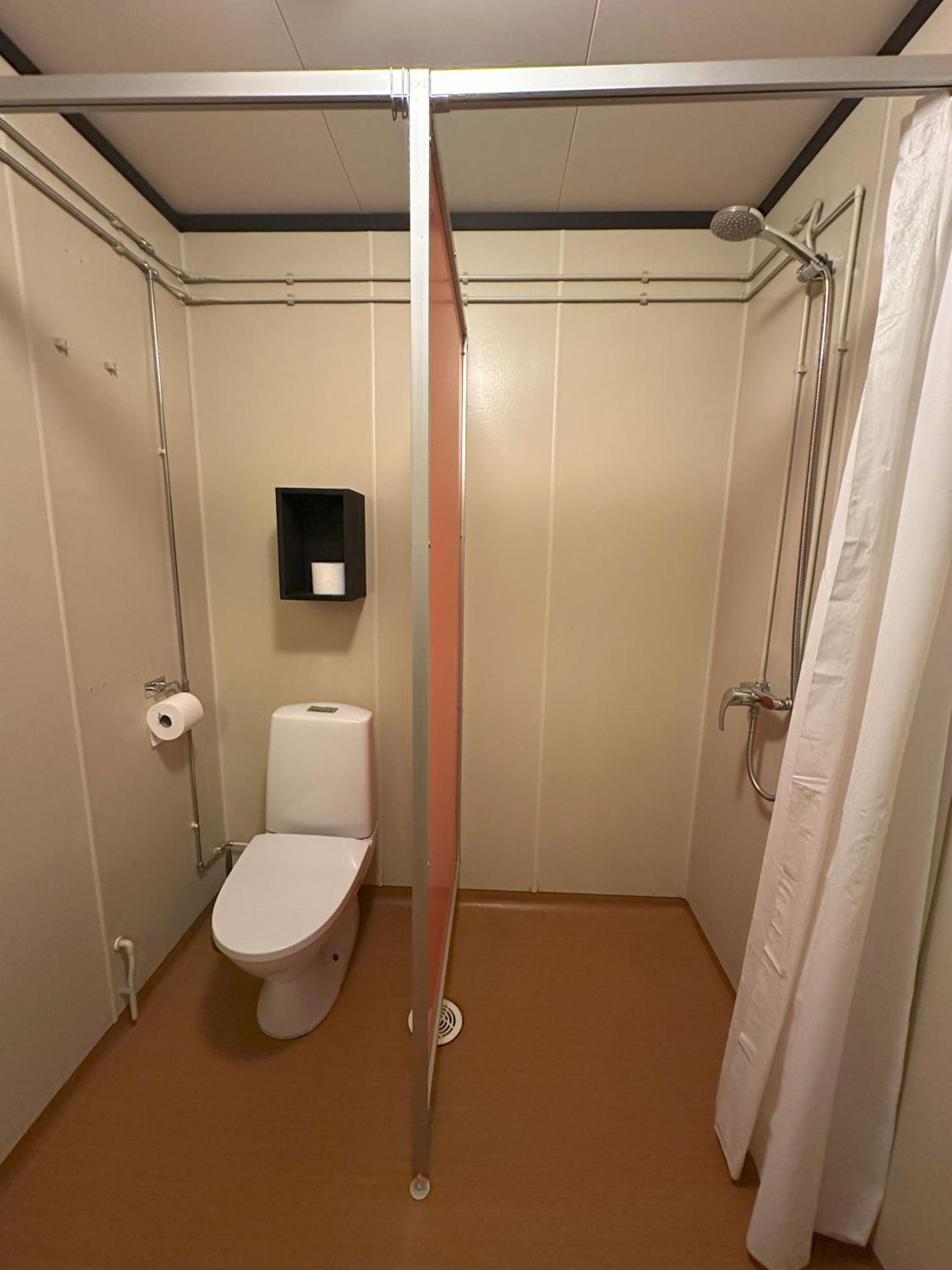 Quadruple Room with Private Bathroom photo 1