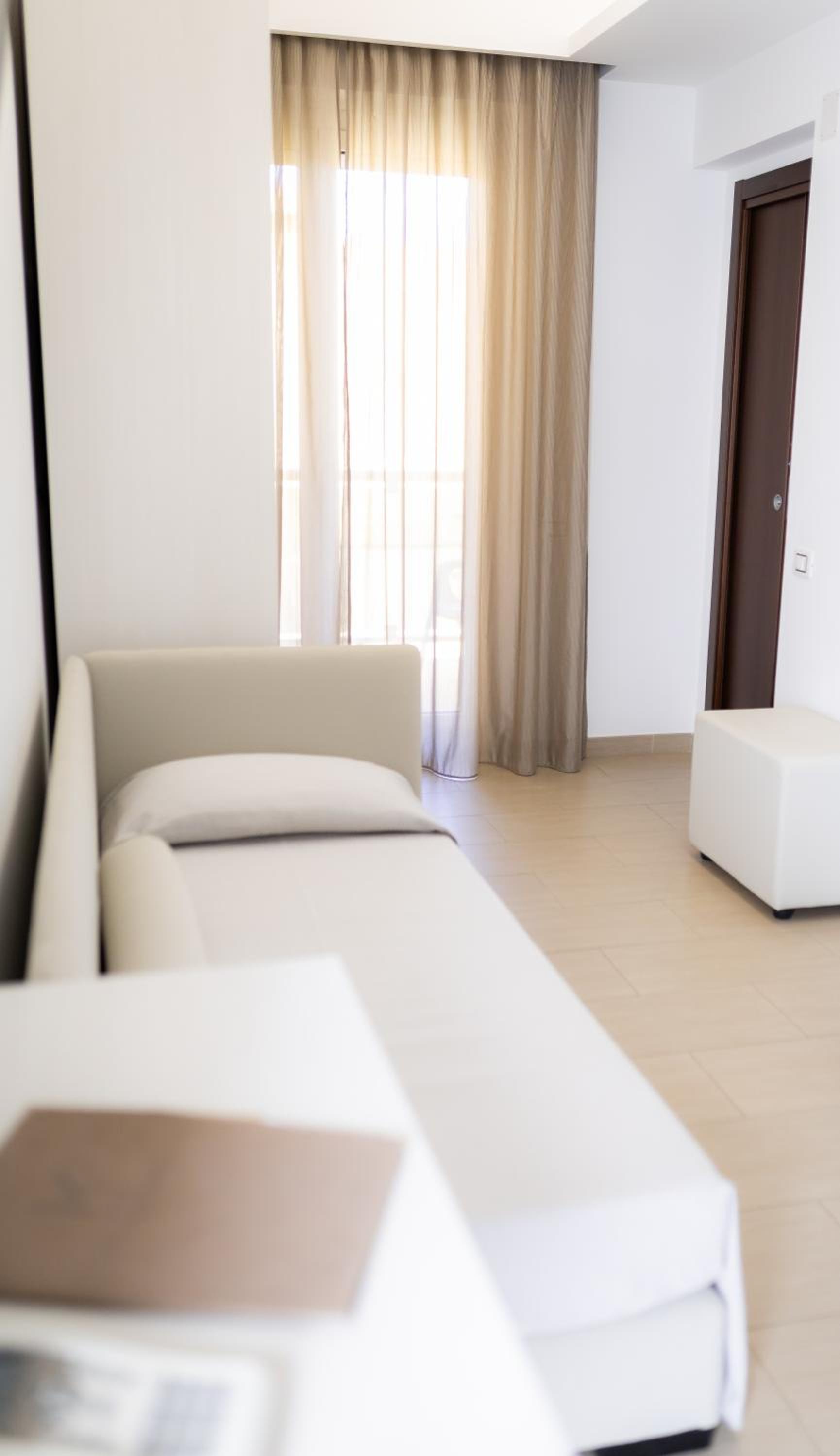Single Room photo 2