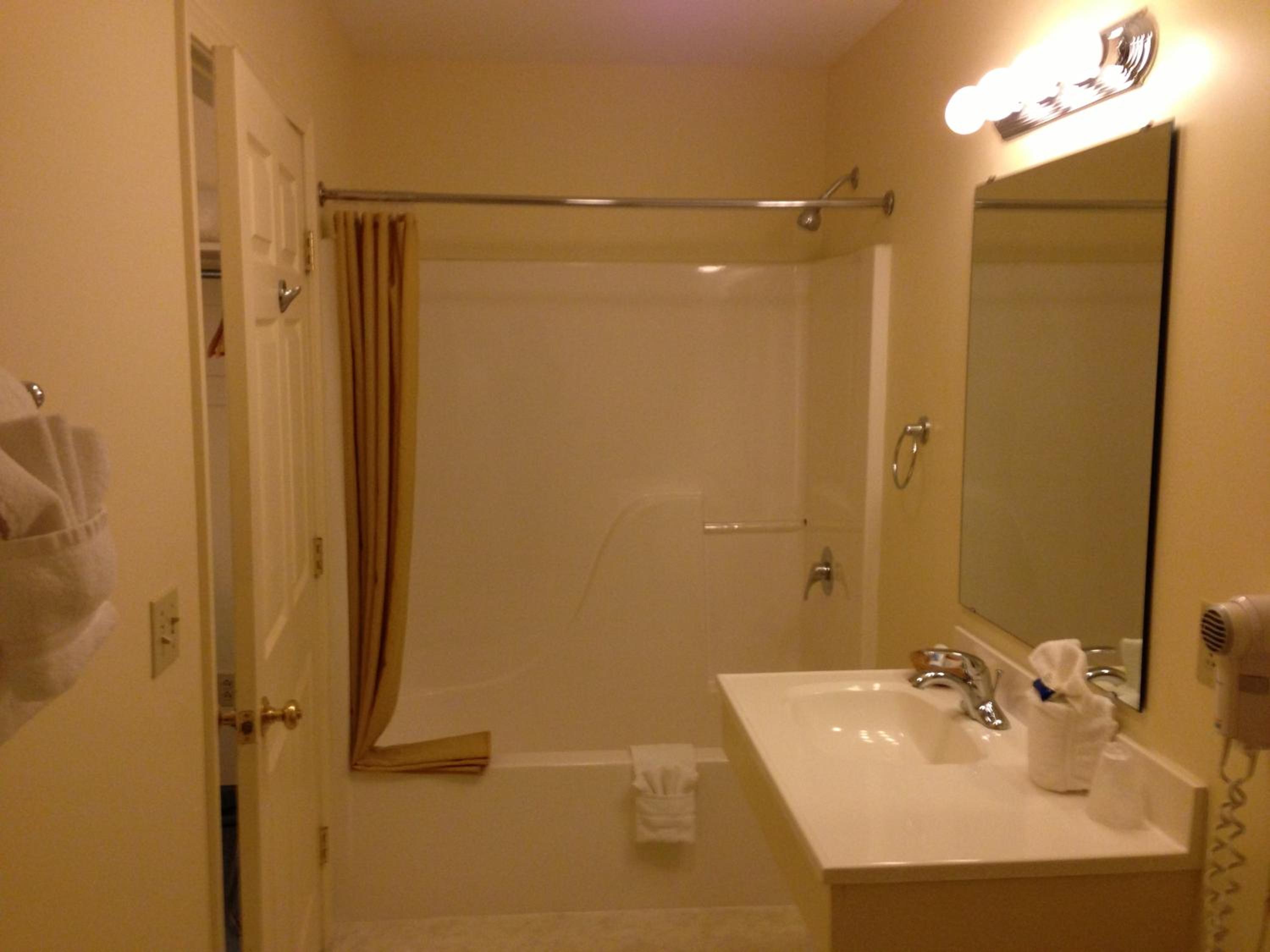 Standard King Room photo 3