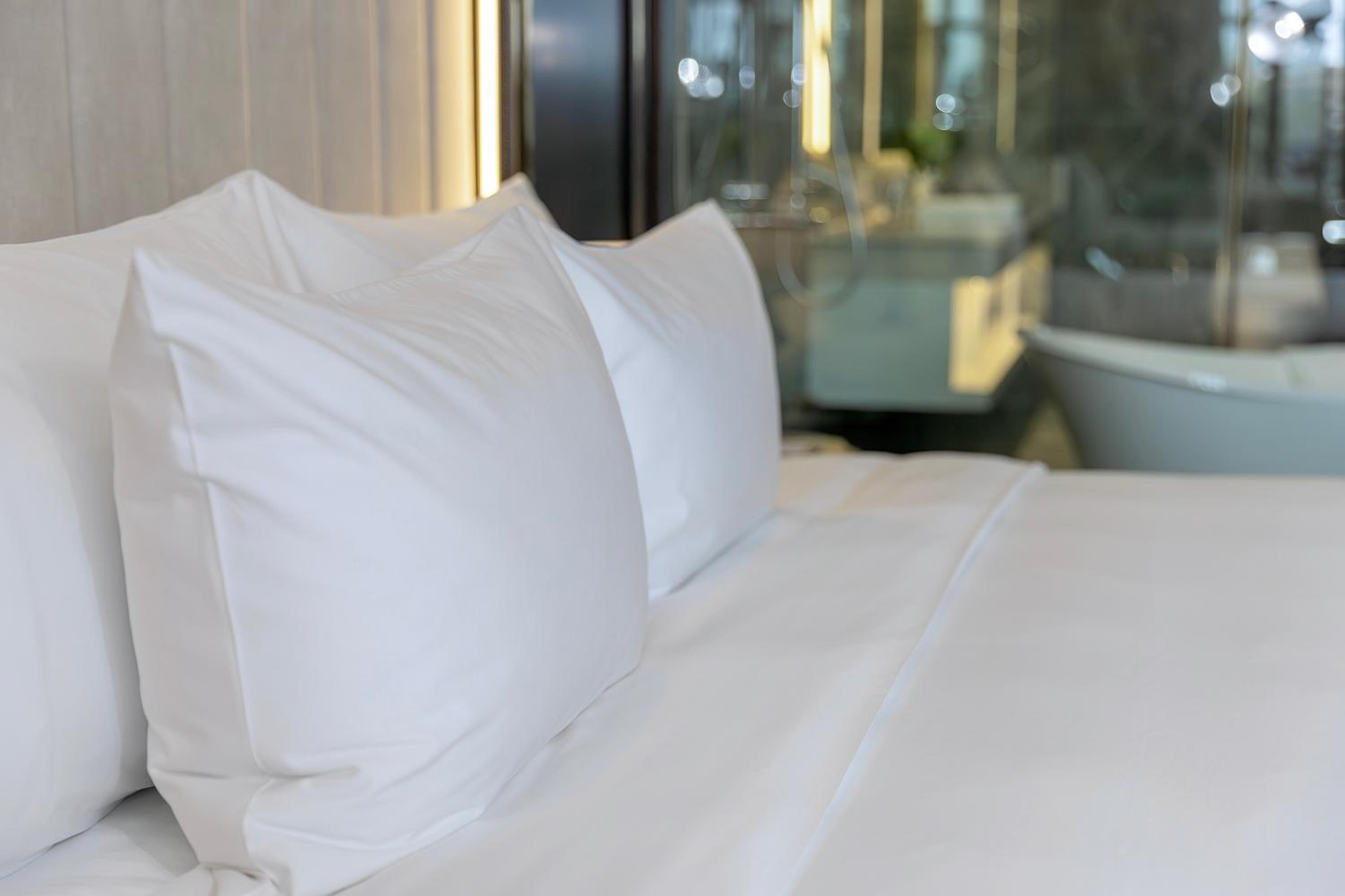 King Suite with Balcony photo 2