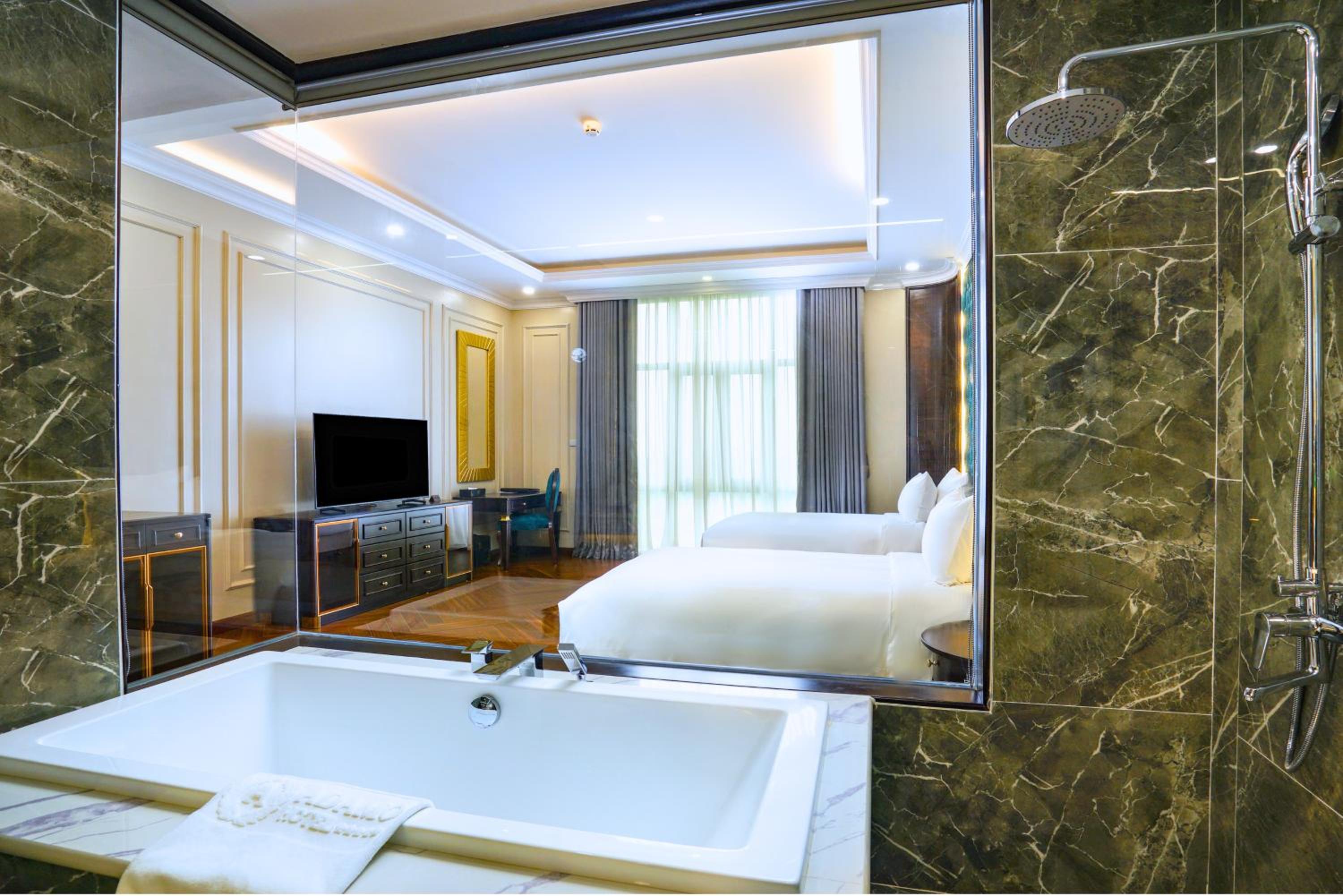 Deluxe Twin Room photo 3