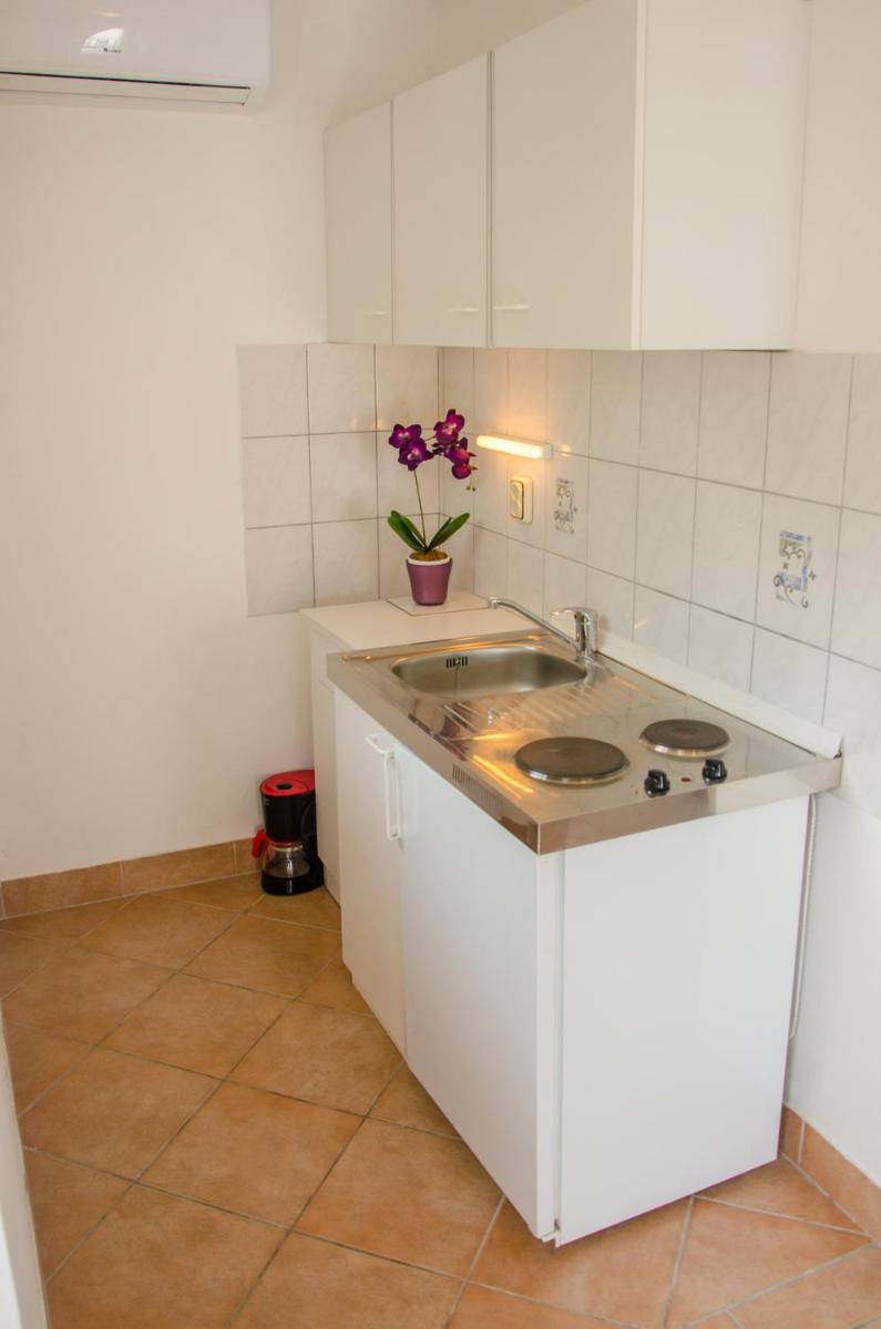 Apartment with Balcony photo 1