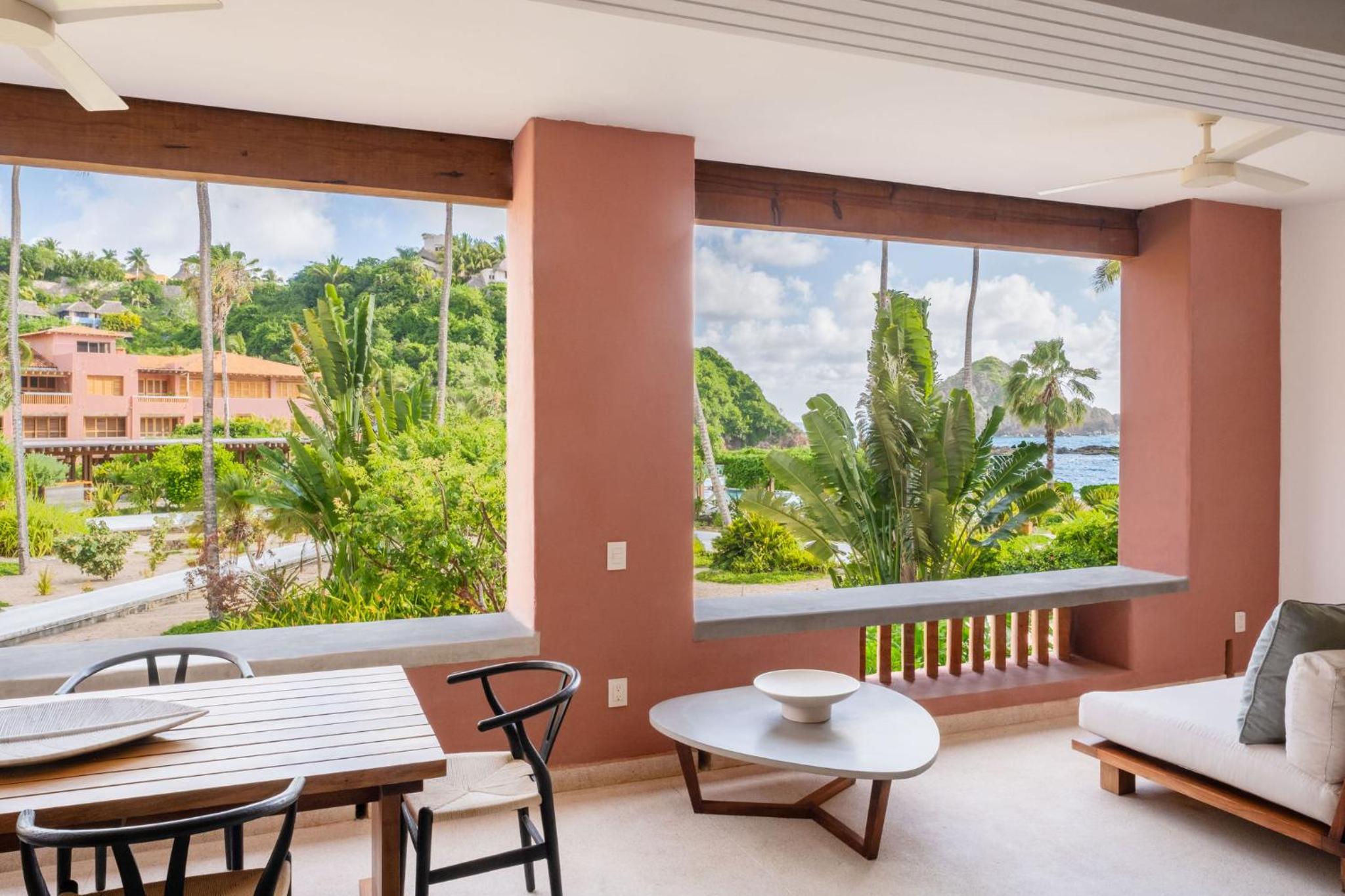 Three-Bedroom Apartment with Ocean View photo 2
