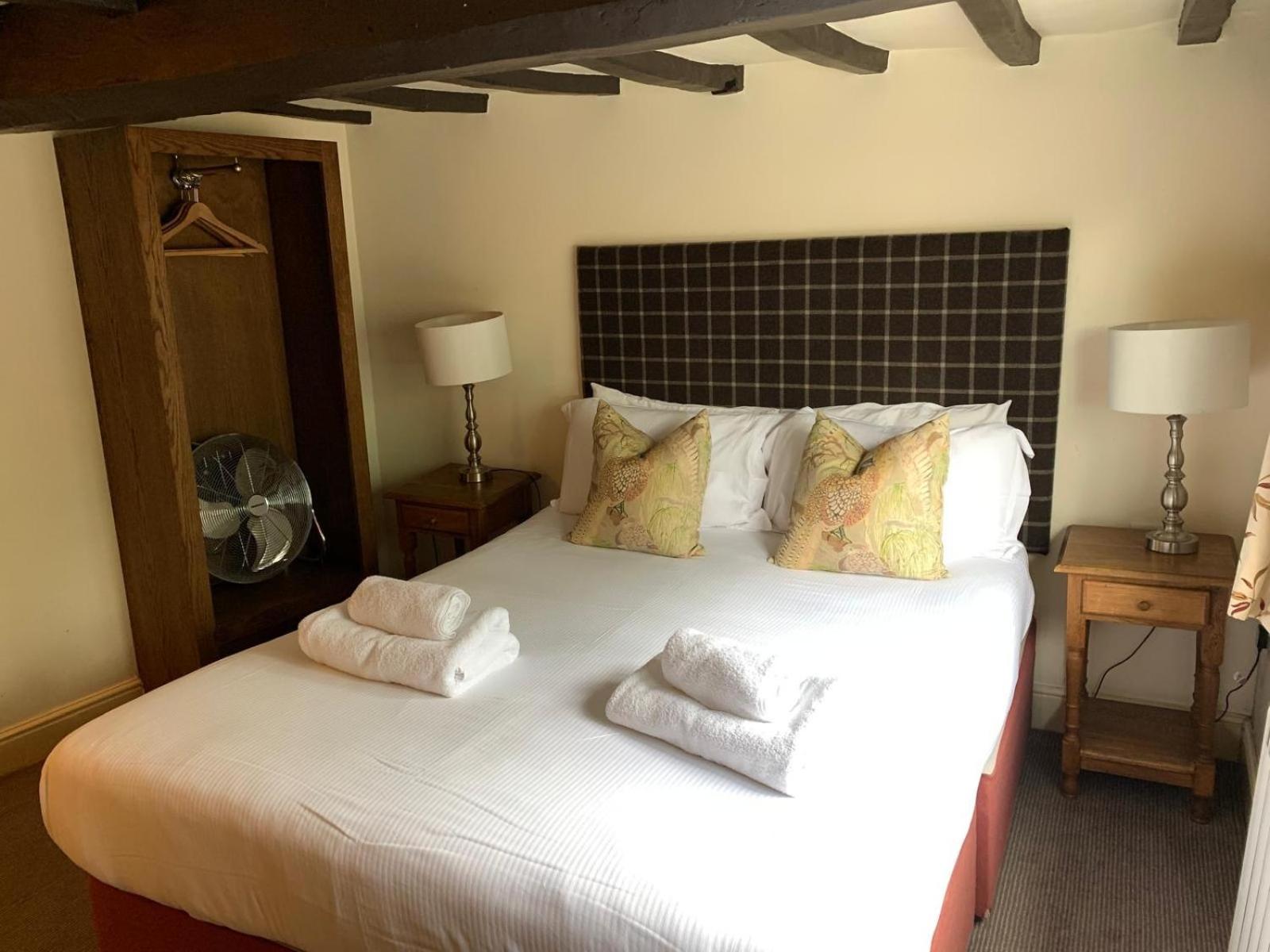 Double Room with Private Bathroom photo 2