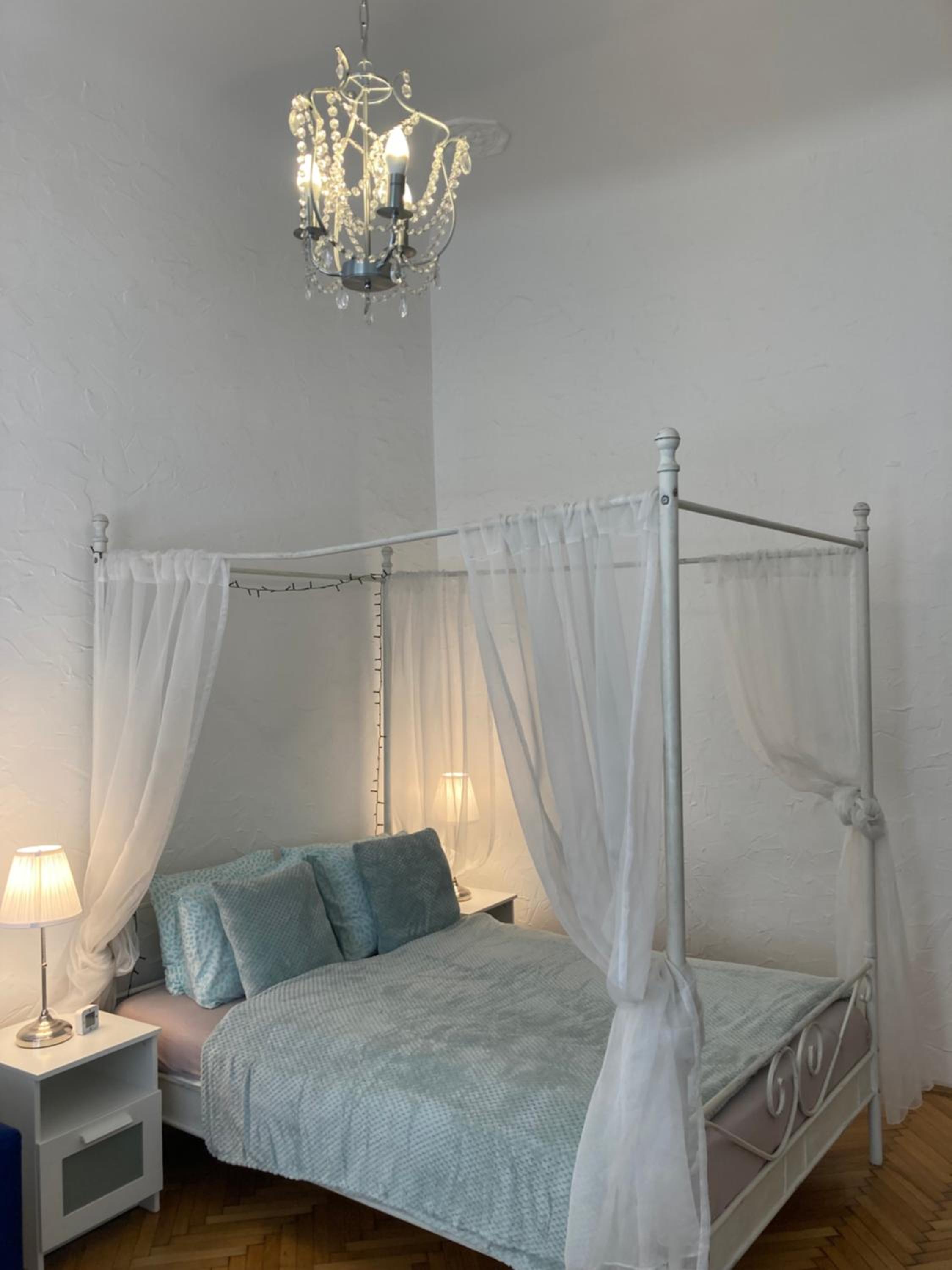 One-Bedroom Apartment with Balcony