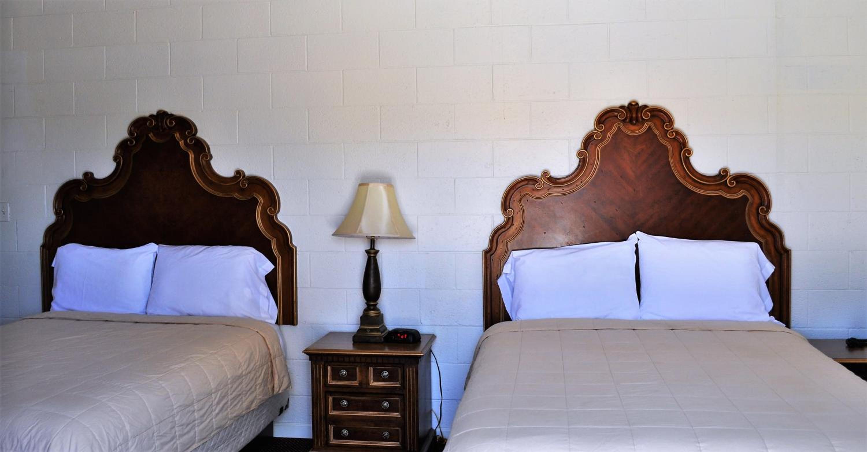 Deluxe Queen Room with Two Queen Beds photo 1