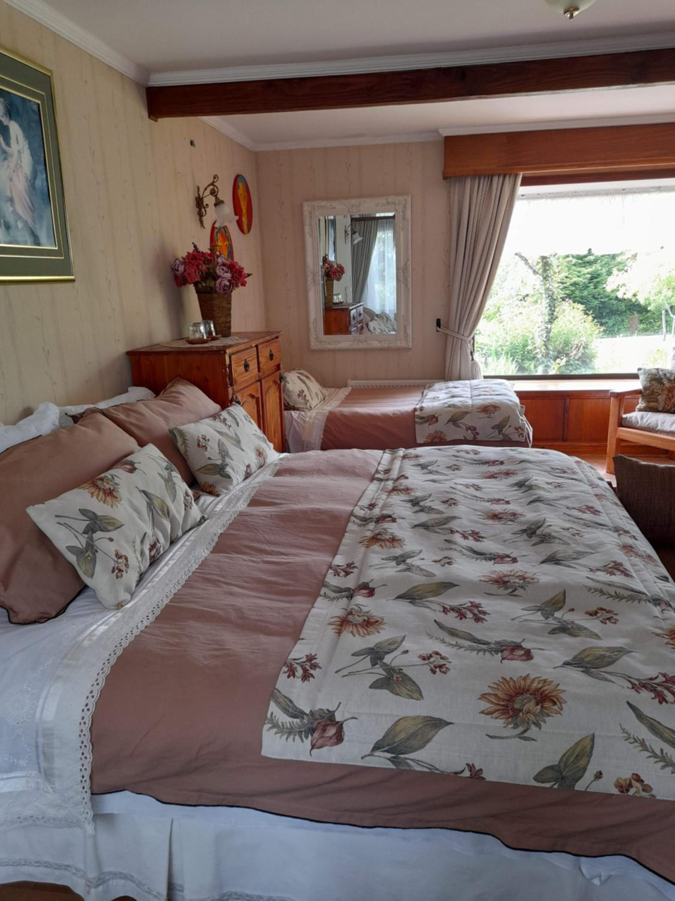 Deluxe King Suite photo 3