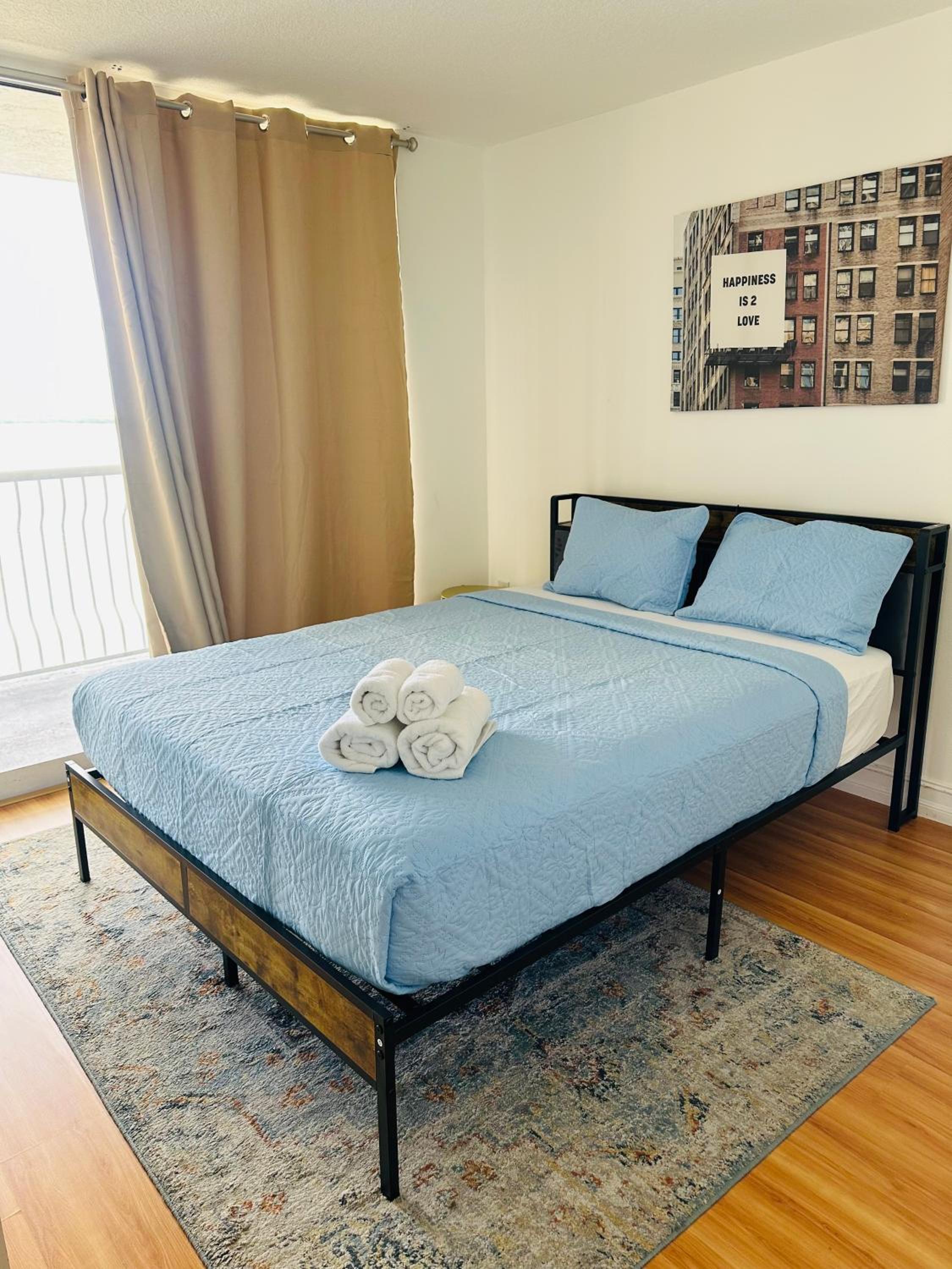 Apartment with View and Balcony photo 2