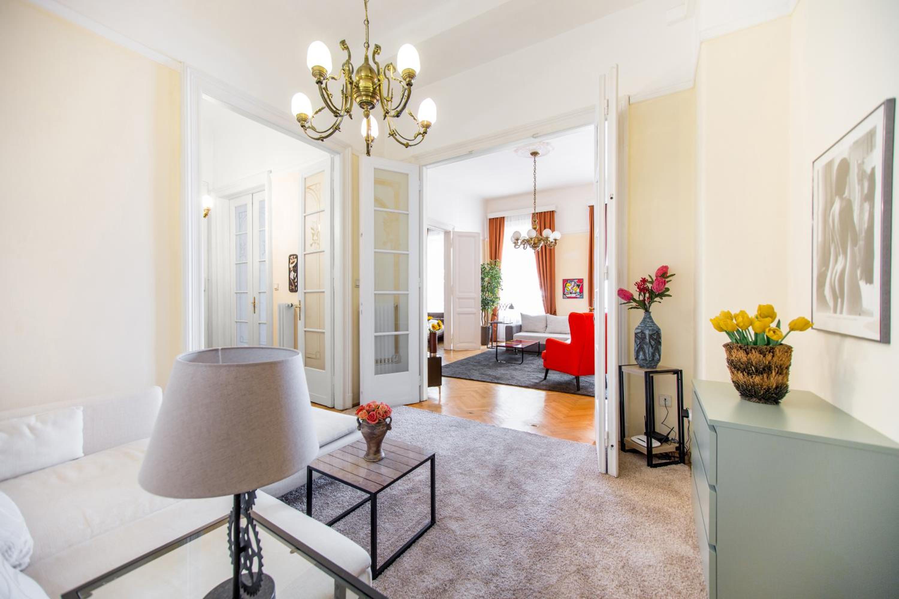 Three-Bedroom Apartment (6 Adults)
