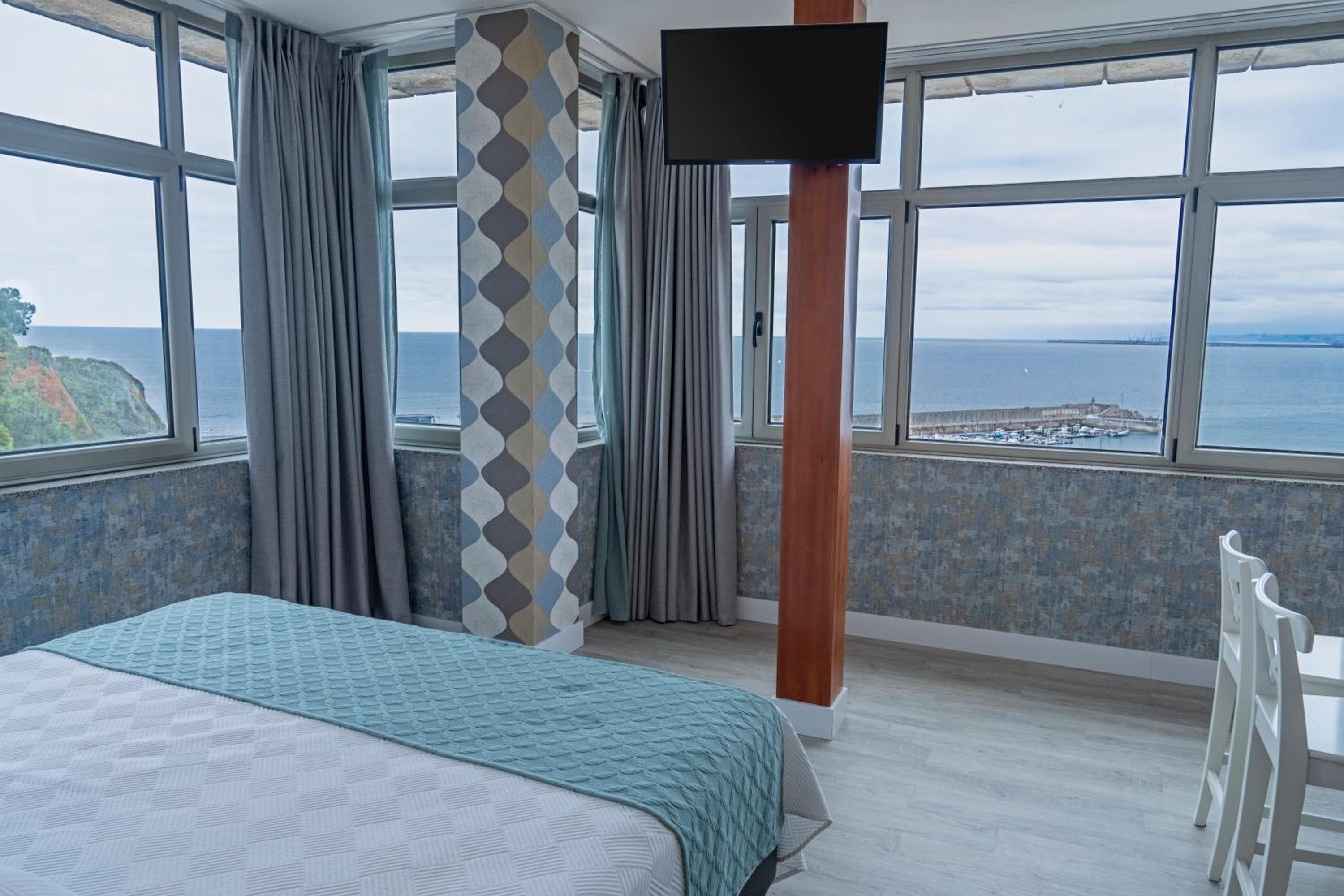 1 King Bed, Premium Room, Sea View - Photo 4