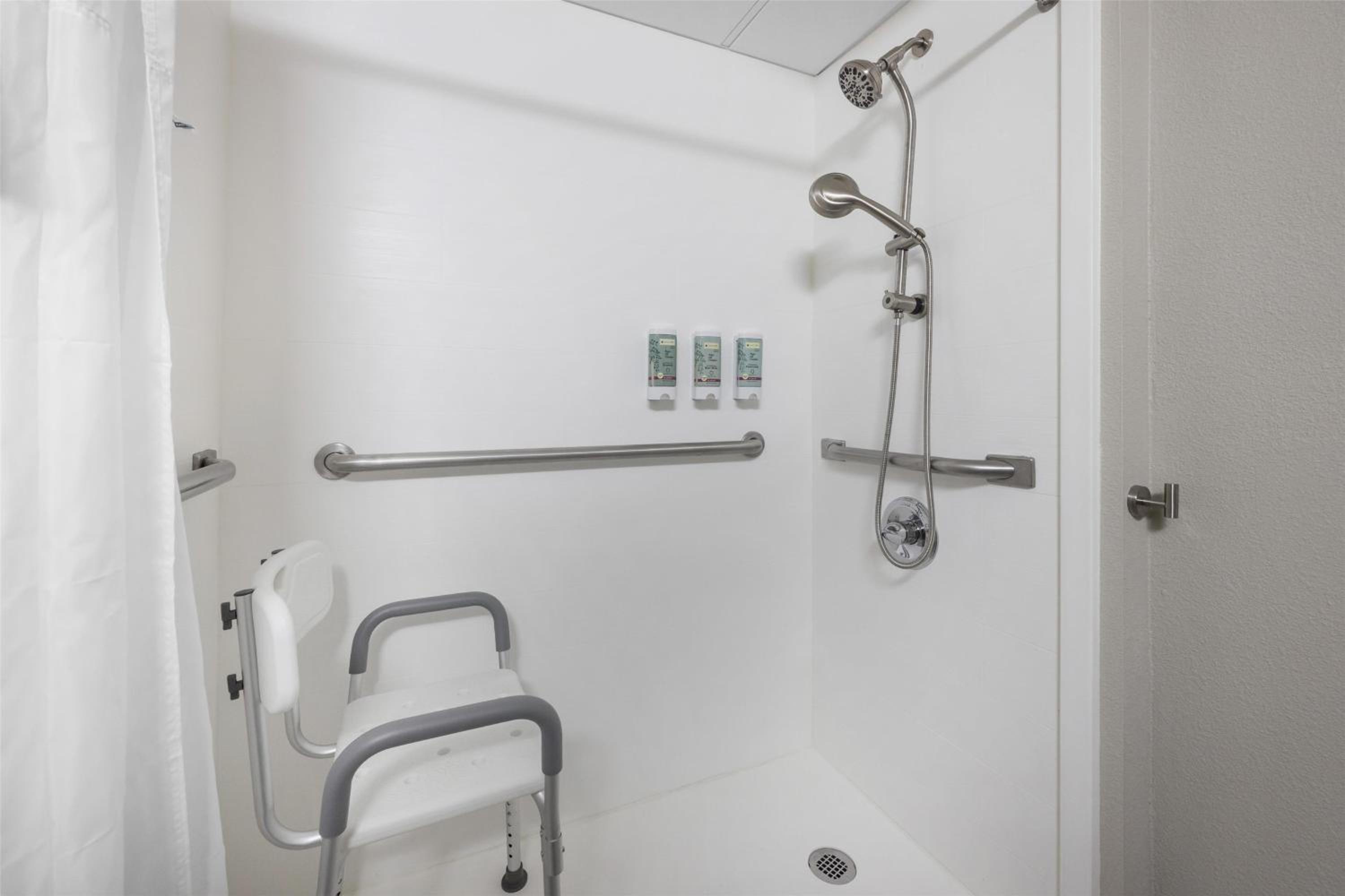 King Suite with Roll-In Shower and Sofa Bed - Disability Access/Non-Smoking photo 3