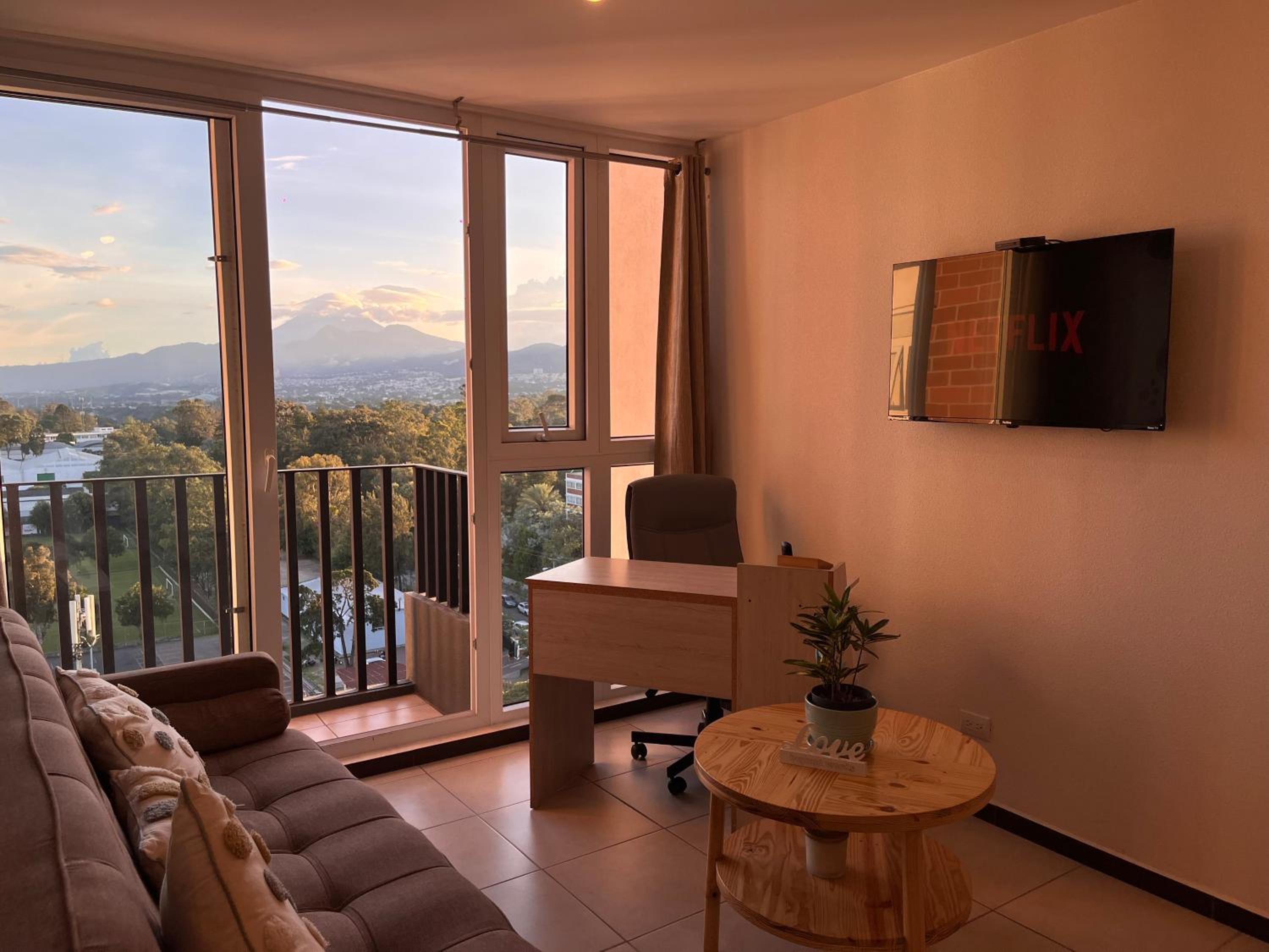 Three-Bedroom Apartment - High Floor photo 1