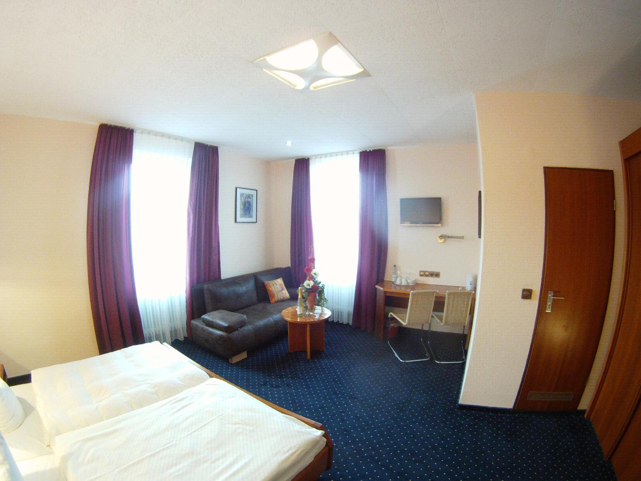 Double Room - Photo 10