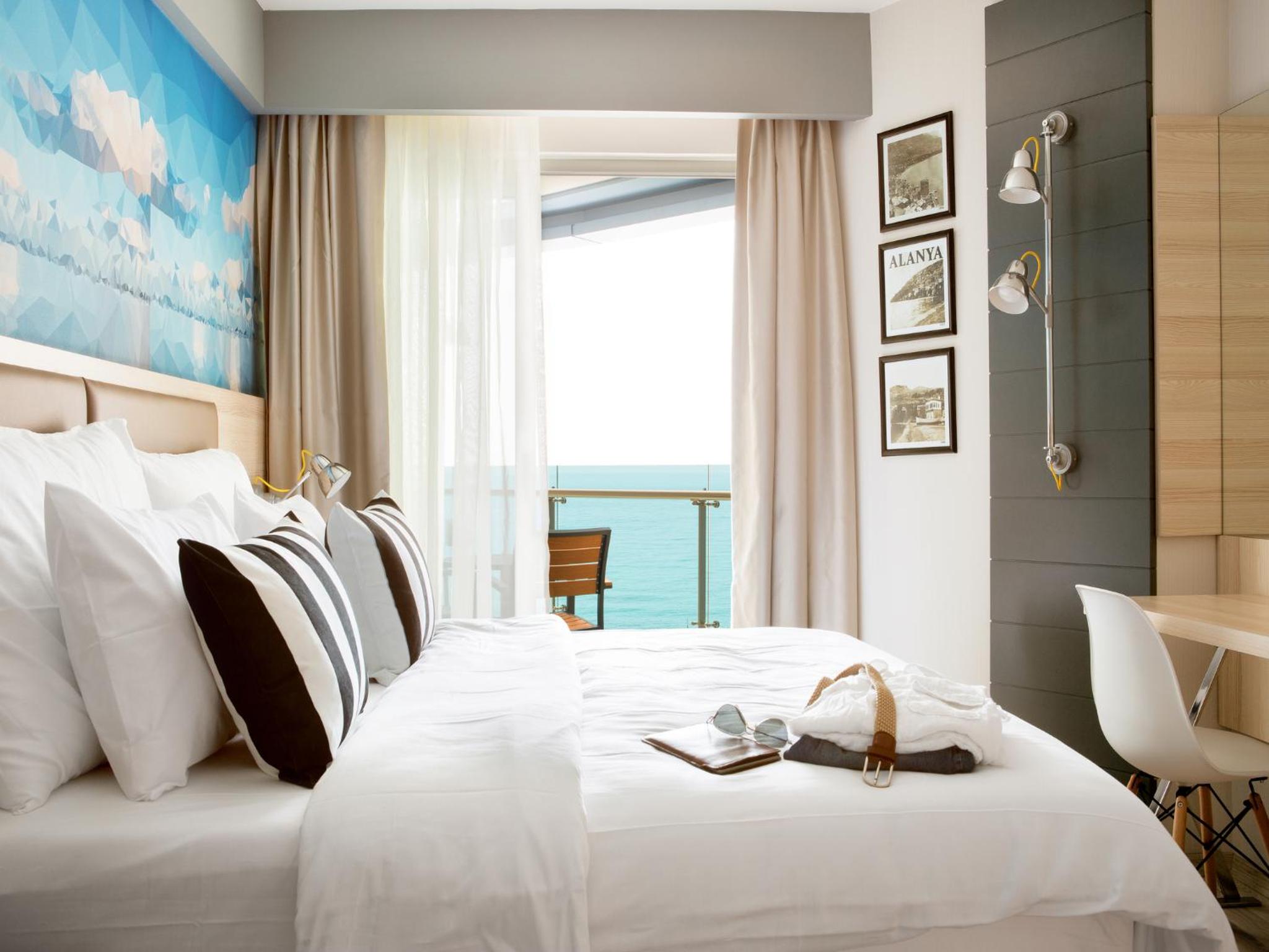 Standard Triple Room with Sea View