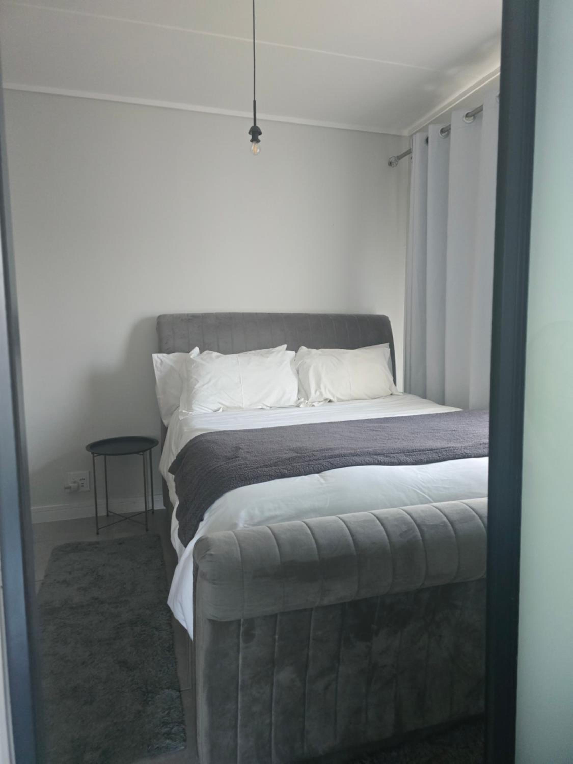 One-Bedroom Apartment - Non-Smoking - Photo 1