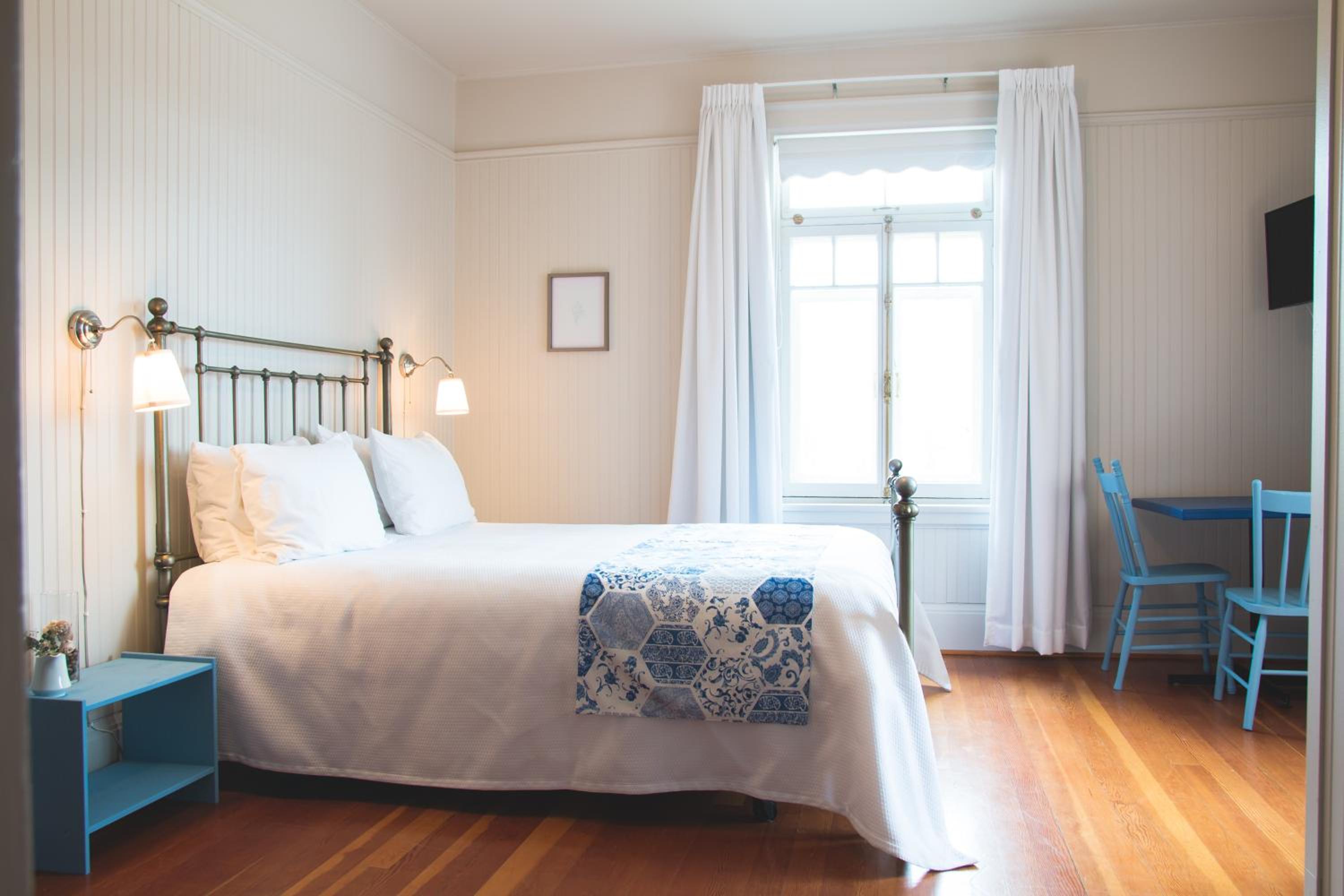 Queen Room photo 3