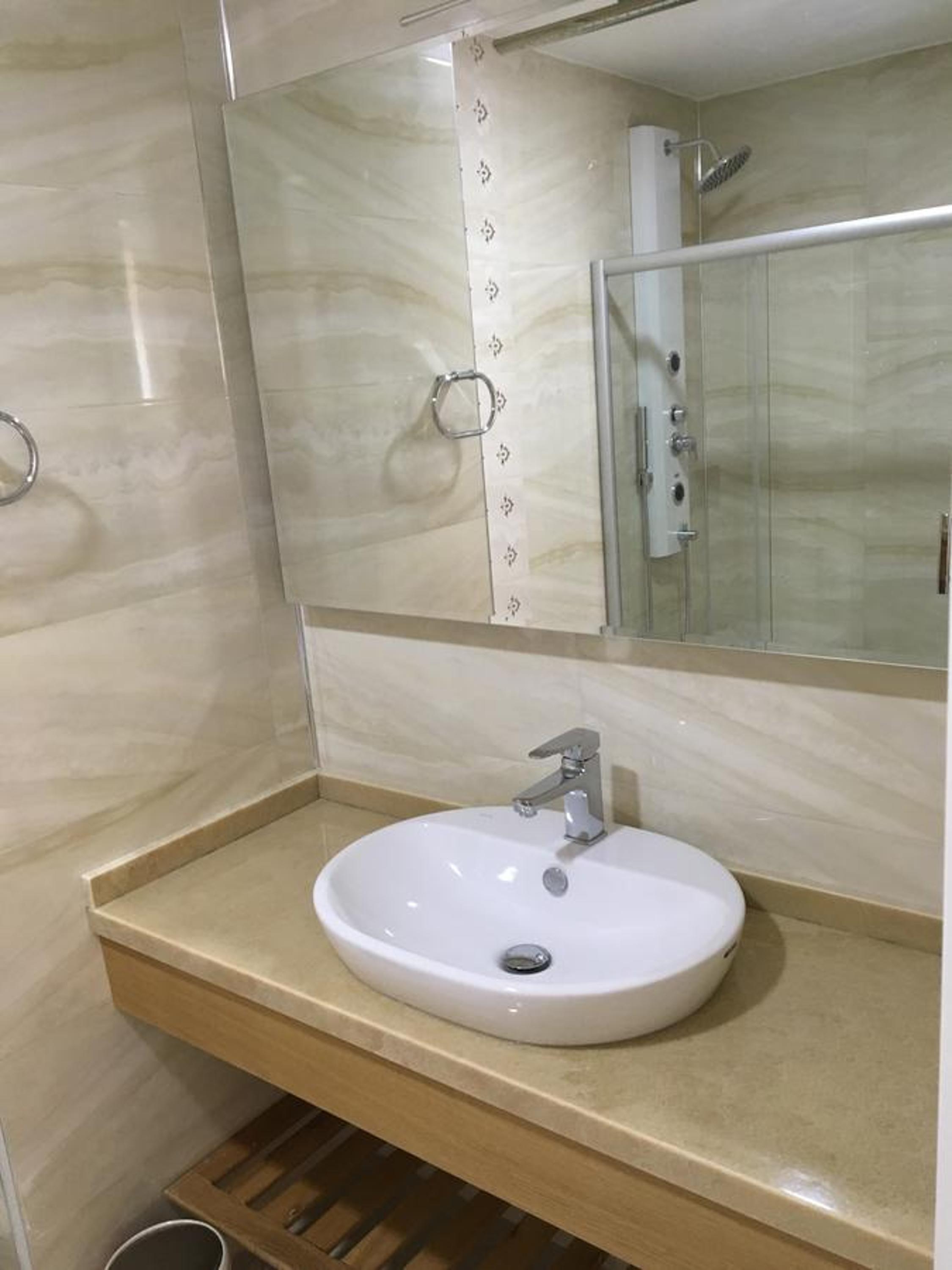 Deluxe Double Room with Balcony and Sea View - Photo 12