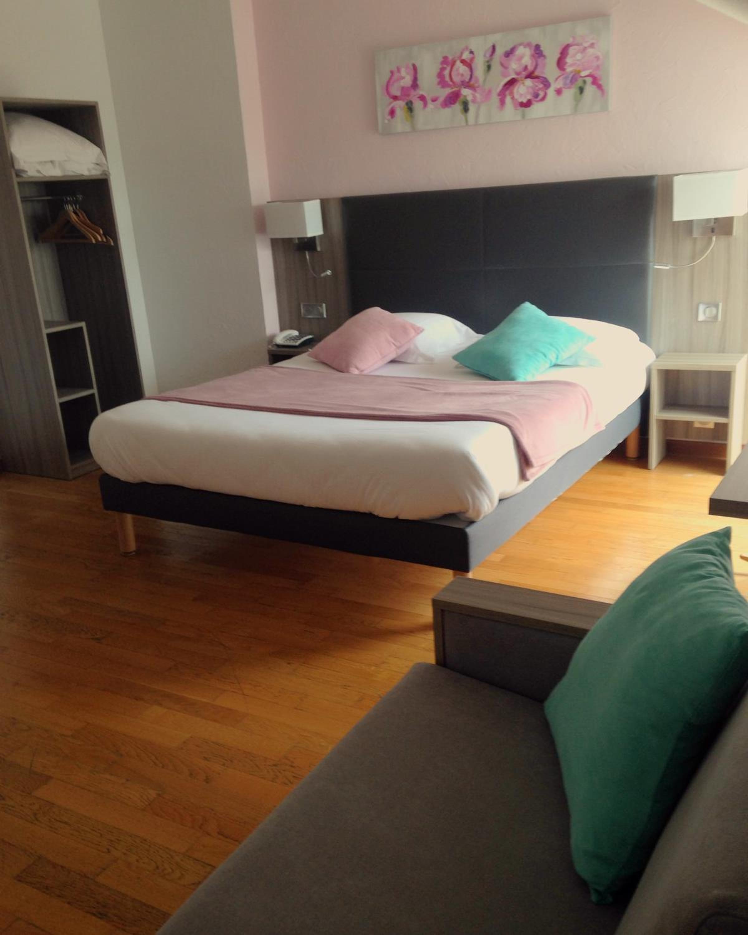 Superior Quadruple Room - Photo 3