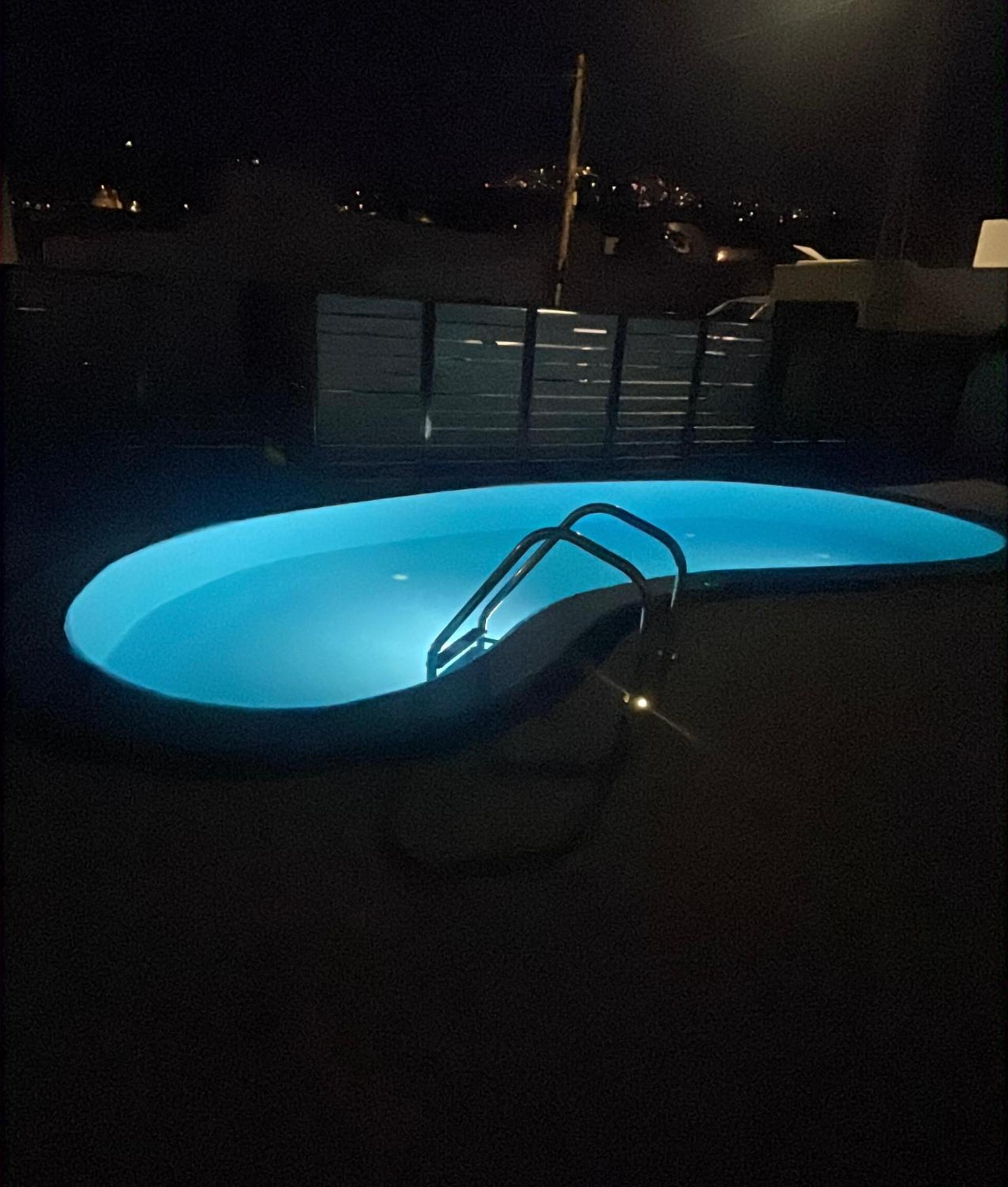 Two-Bedroom Deluxe Apartment with Balcony photo 2