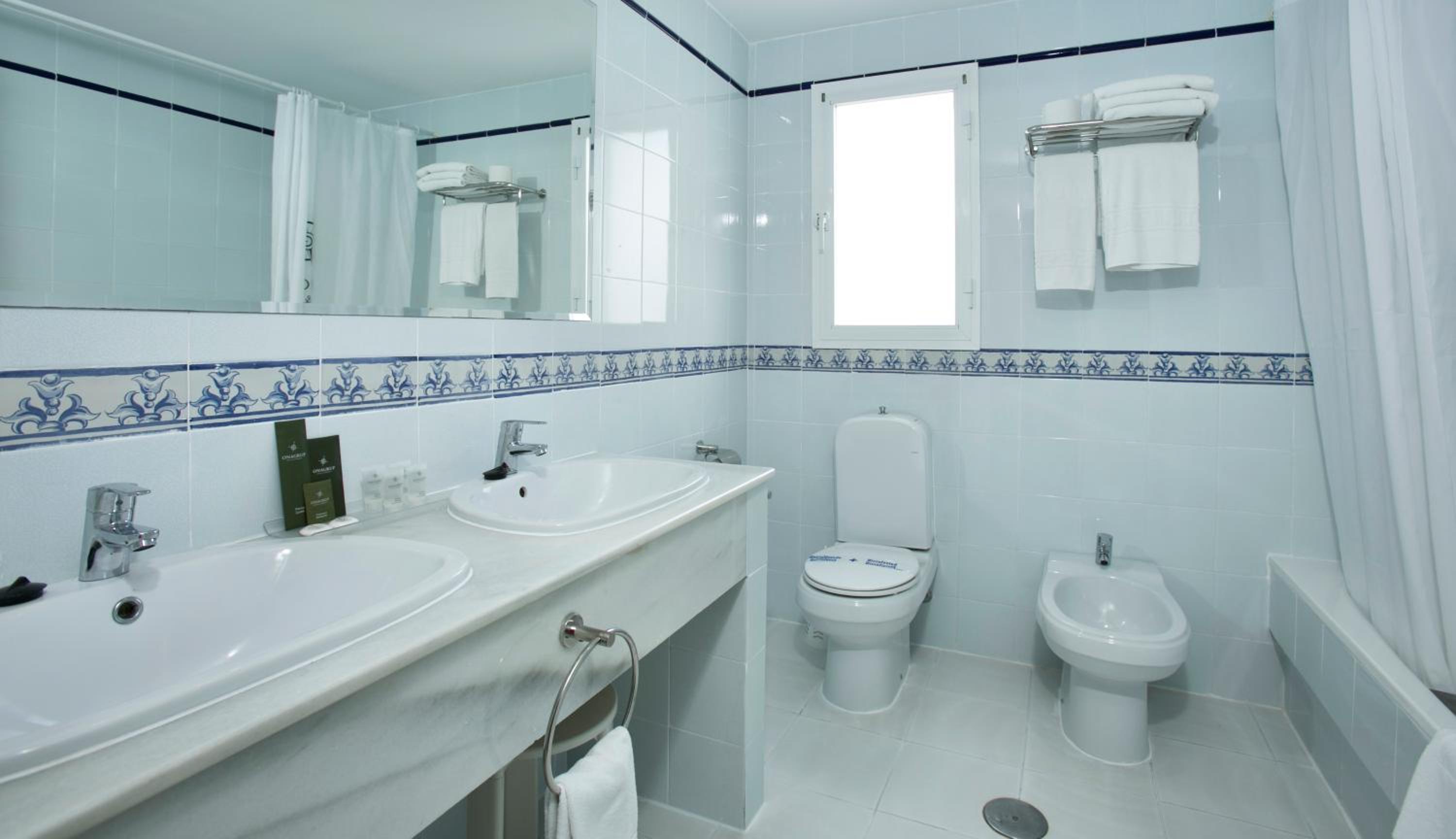 Two-Bedroom Apartment (3 Adults + 3 Children) photo 2