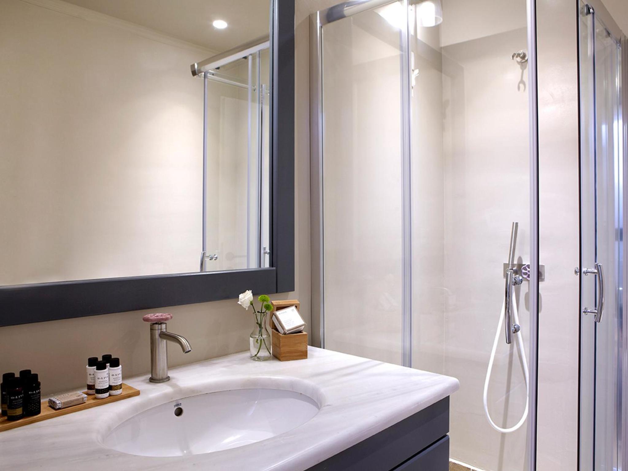 Premium One-Bedroom Suite - Photo 2