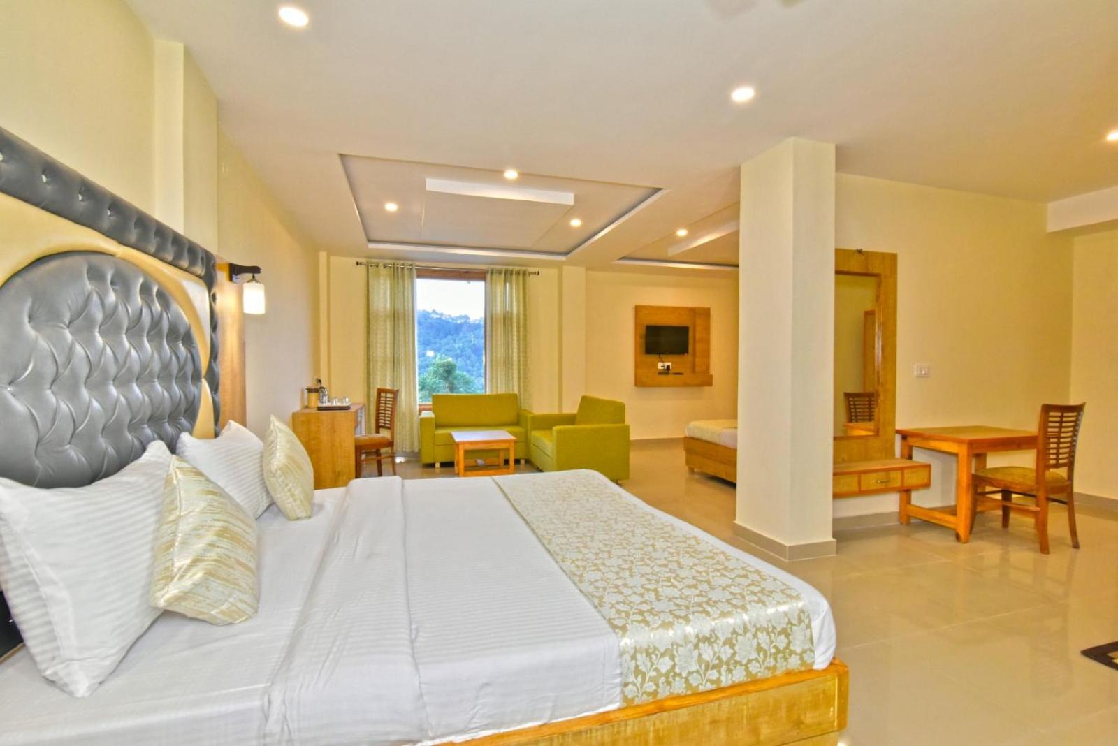 Family Room with Garden View