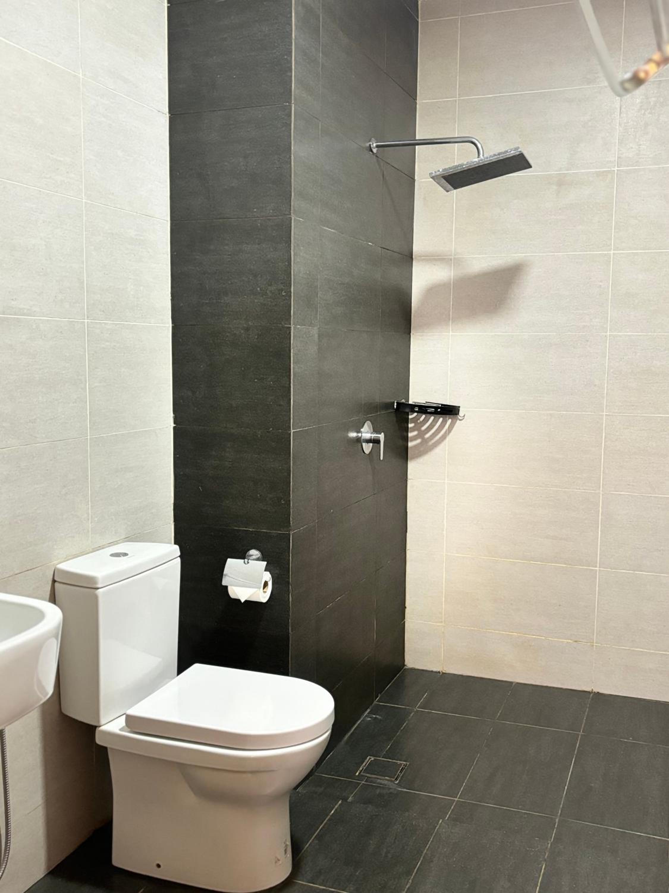 One-Bedroom Apartment - Non-Smoking - Photo 1