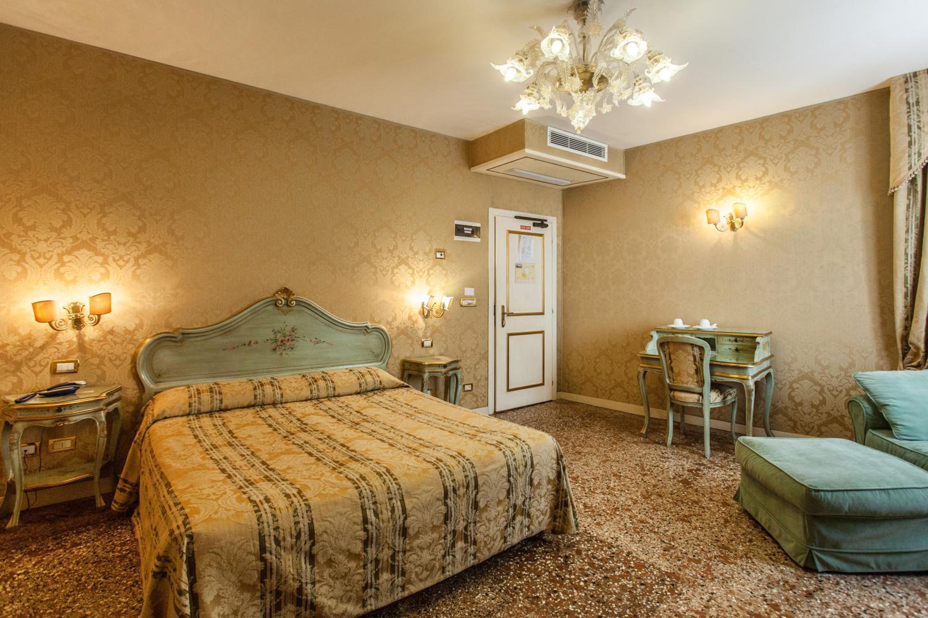 Superior Double Room photo 1