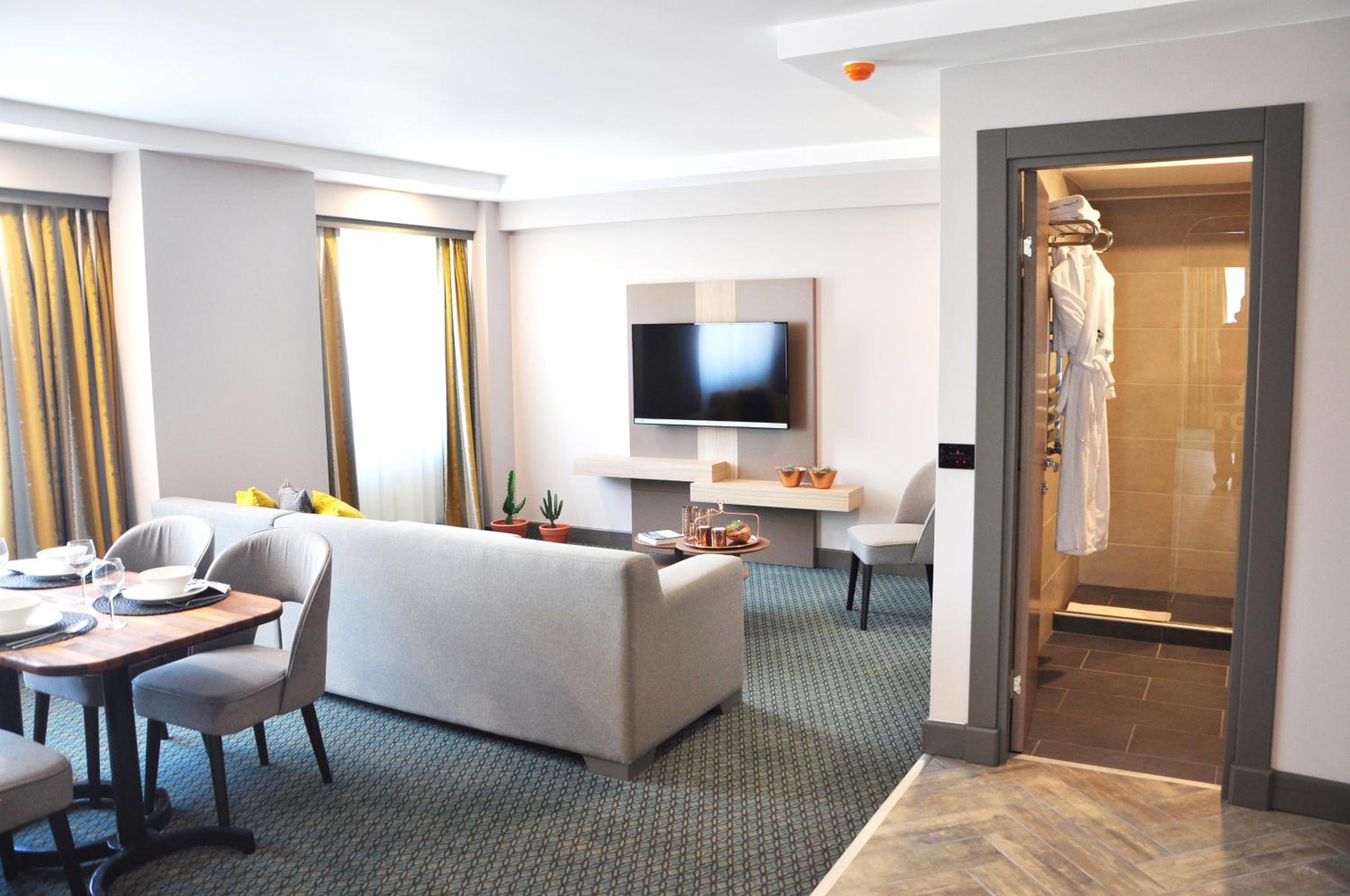 Two-Bedroom King Suite with Galata Tower View photo 1